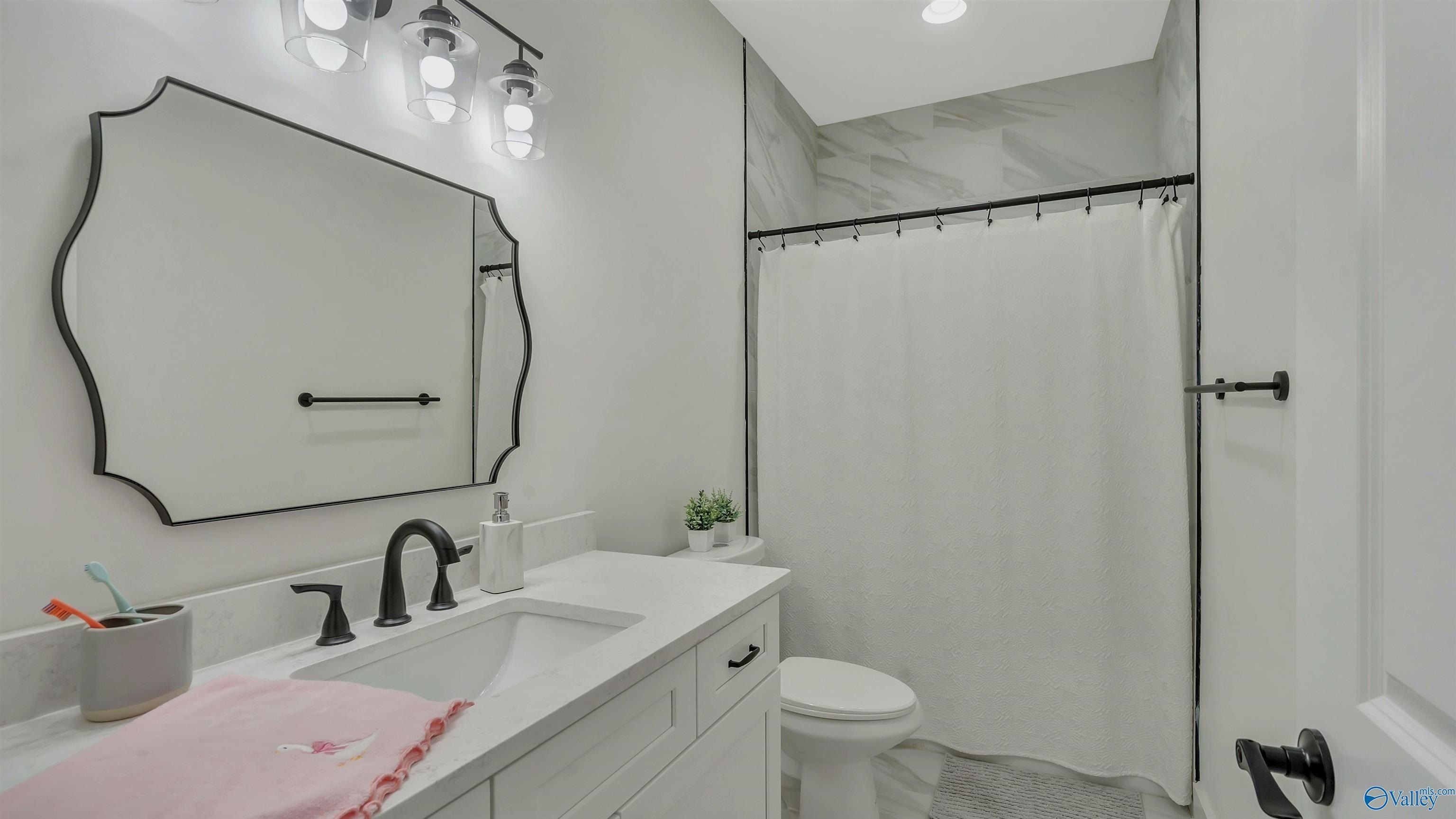 6 Keystone Trail. Grant, AL 35747