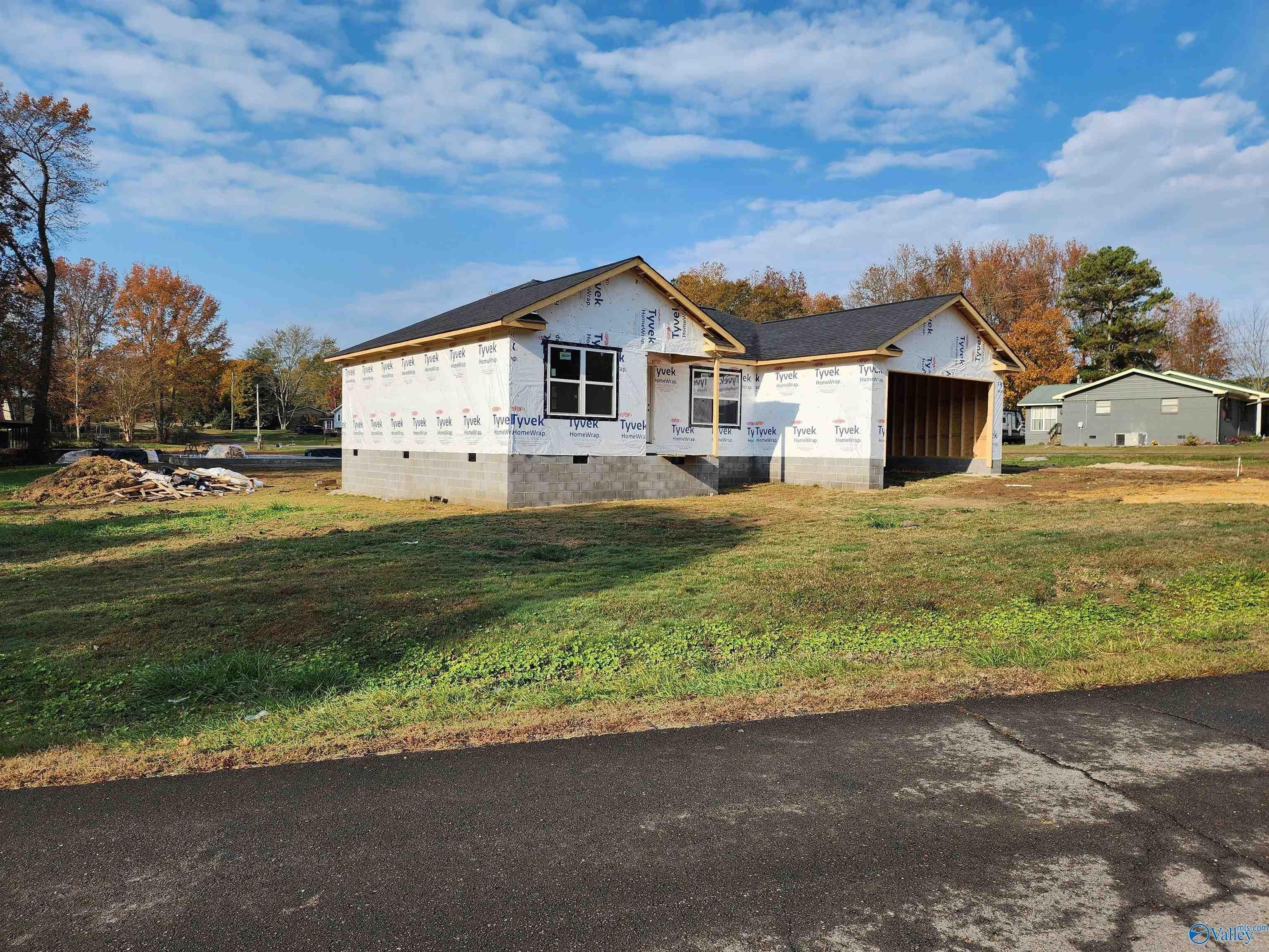 156 Sherwood Blvd. Fyffe, AL 35971