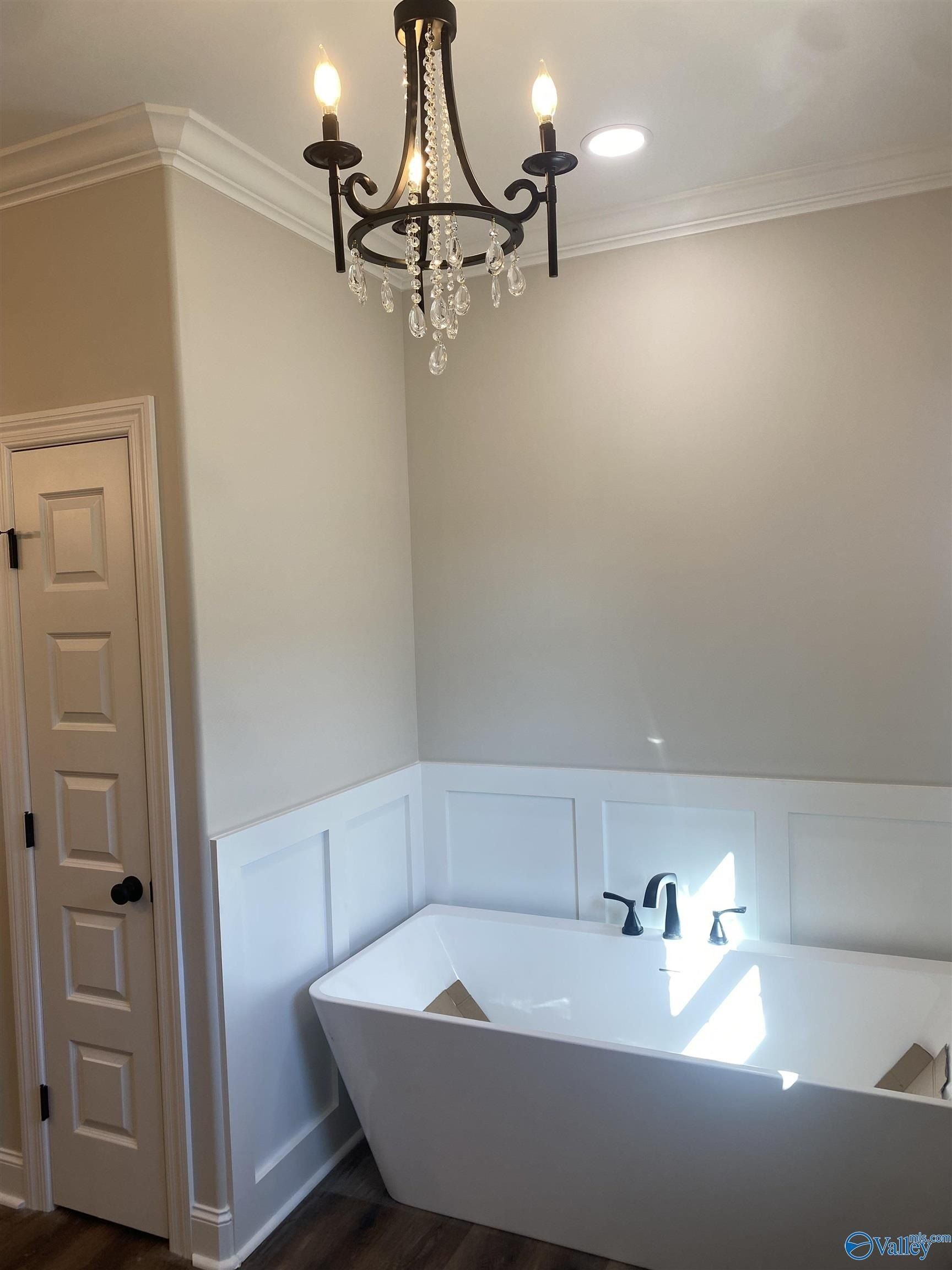 15091 Evans Road. Athens, AL 35611