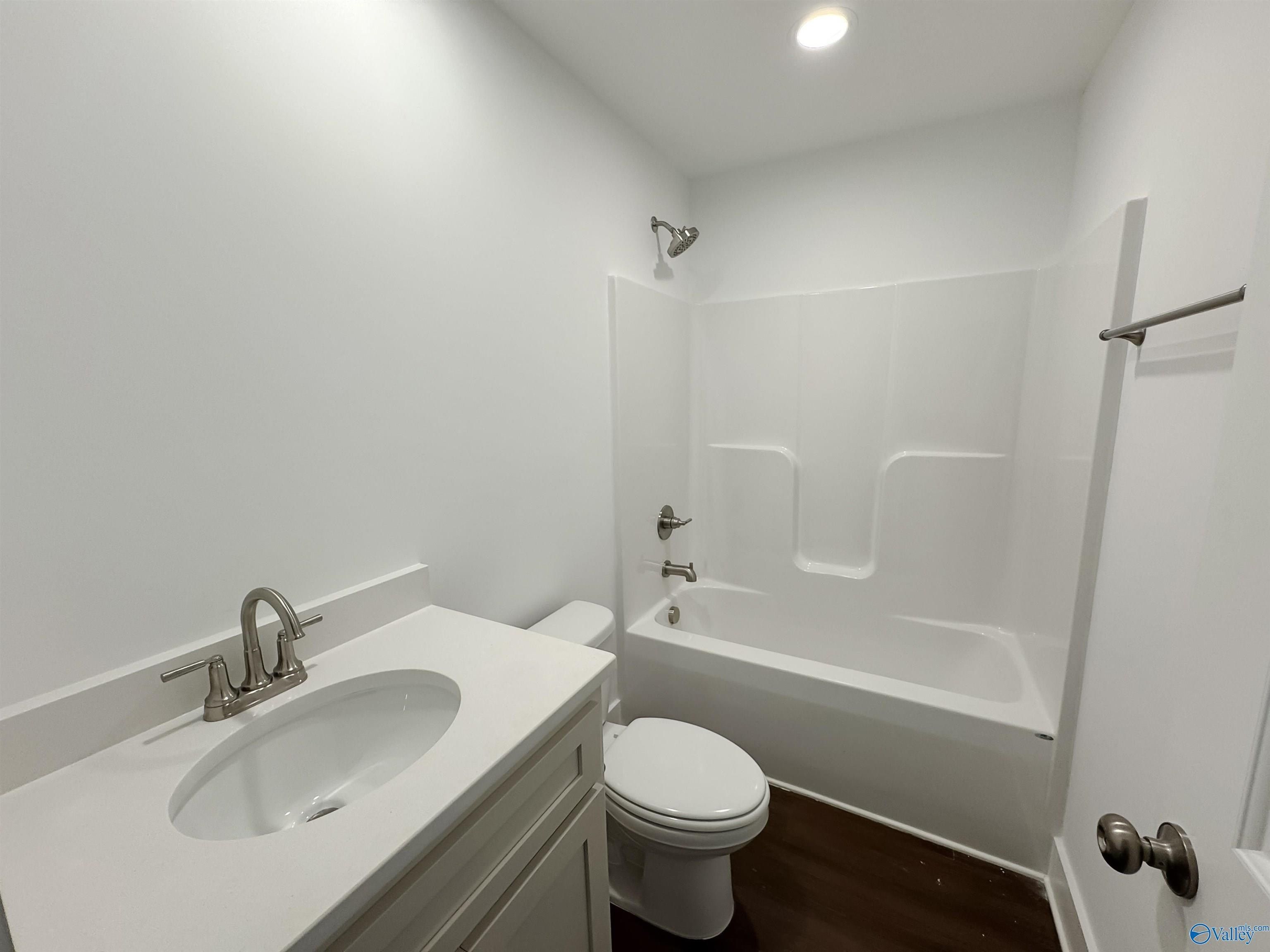 17205 Blue Briar Circle. Athens, AL 35611