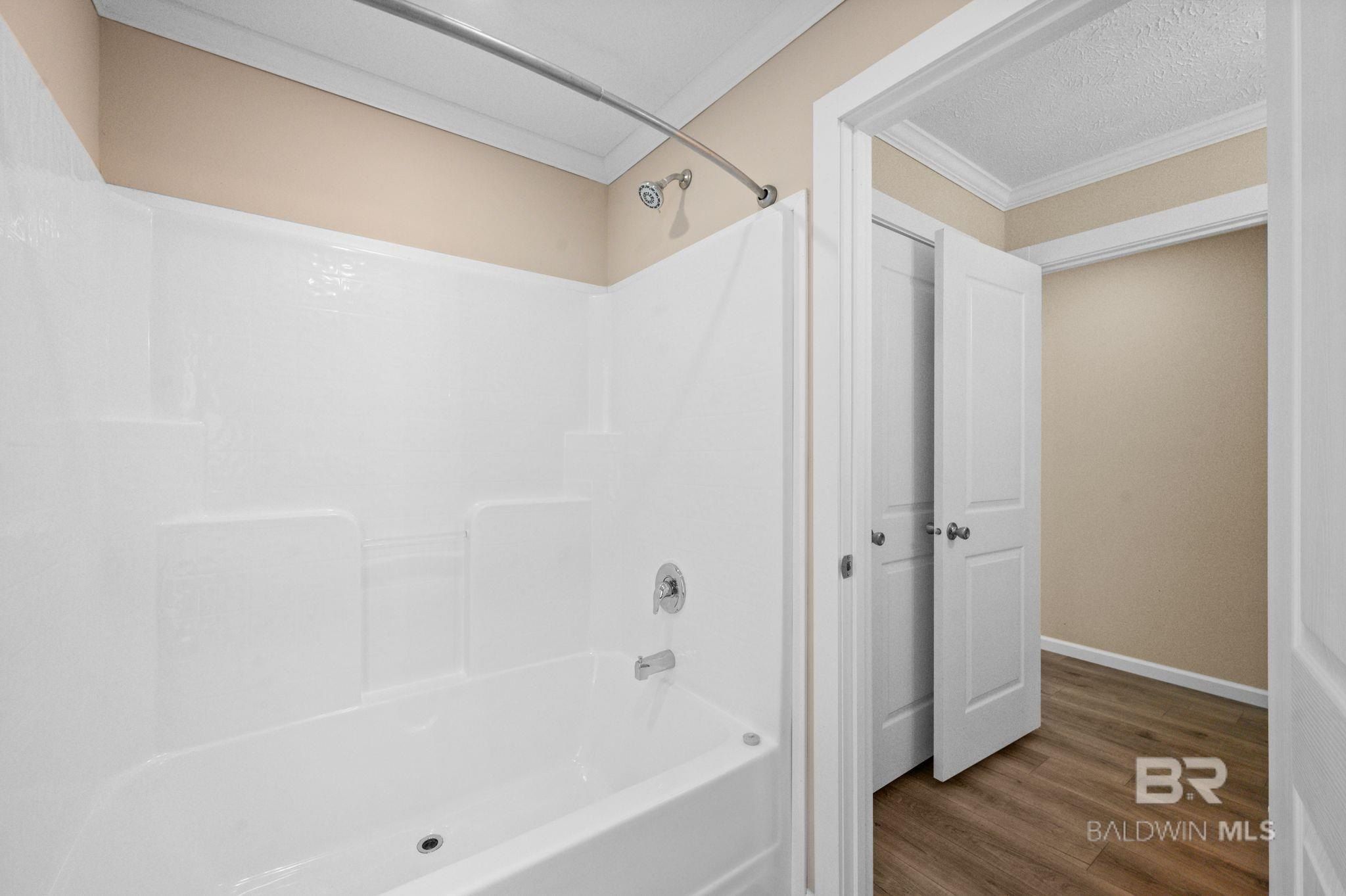 21990 Creekfront Drive. Robertsdale, AL 36567