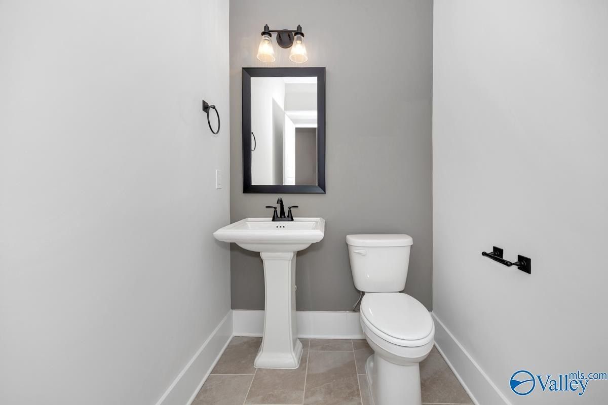 363 Kendallwood Drive. Meridianville, AL 35759