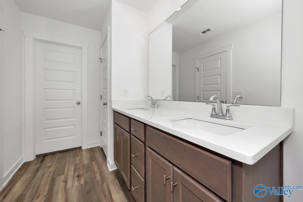 7576 Discovery Point Drive. Huntsville, AL 35806