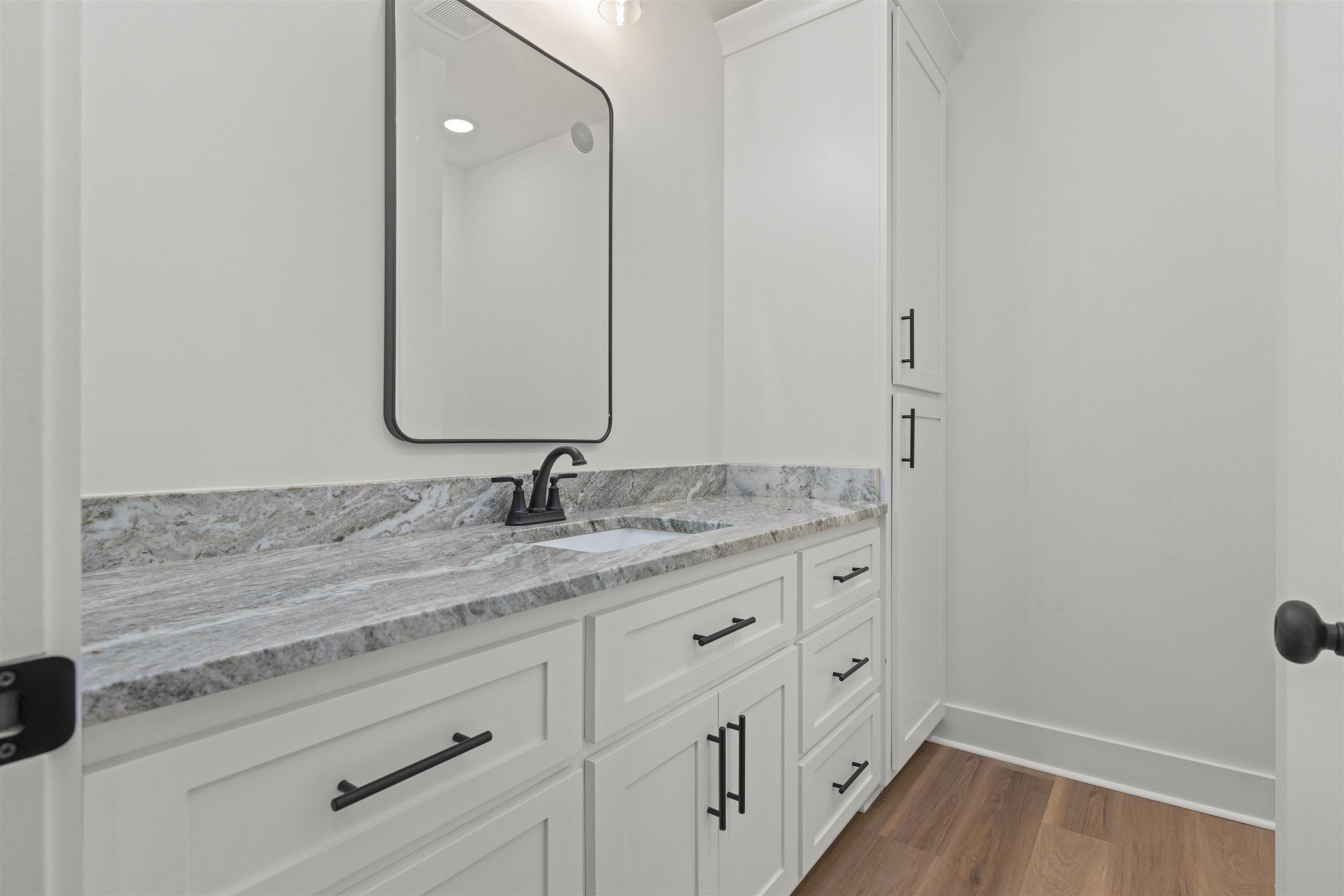 250 Spry Way. Killen, AL 35645