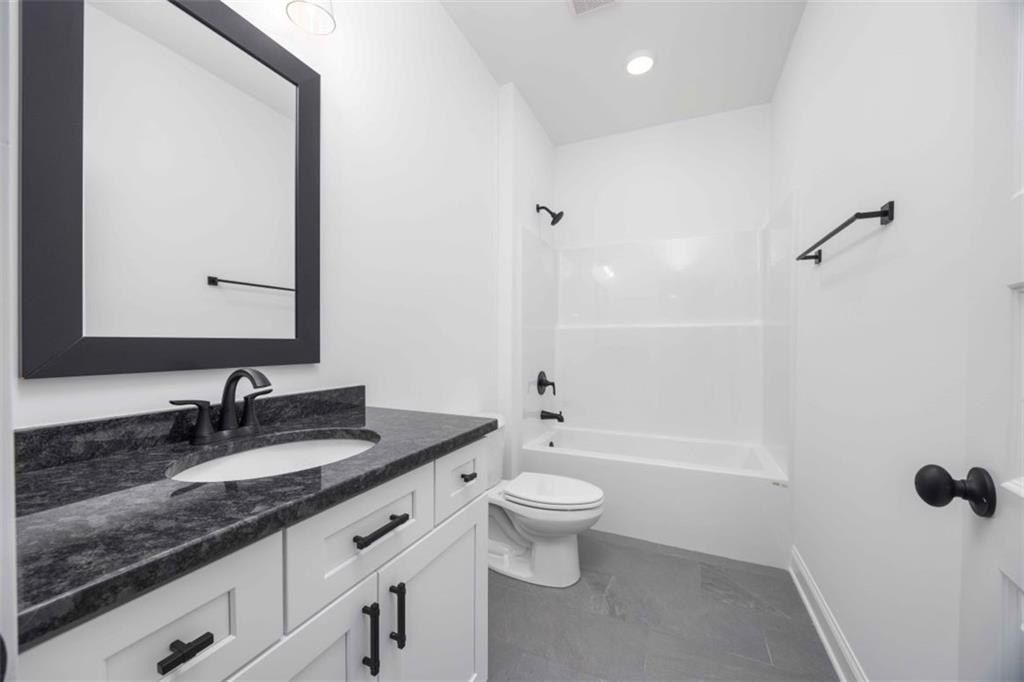 1899 Long Leaf Lane. Opelika, AL 36804