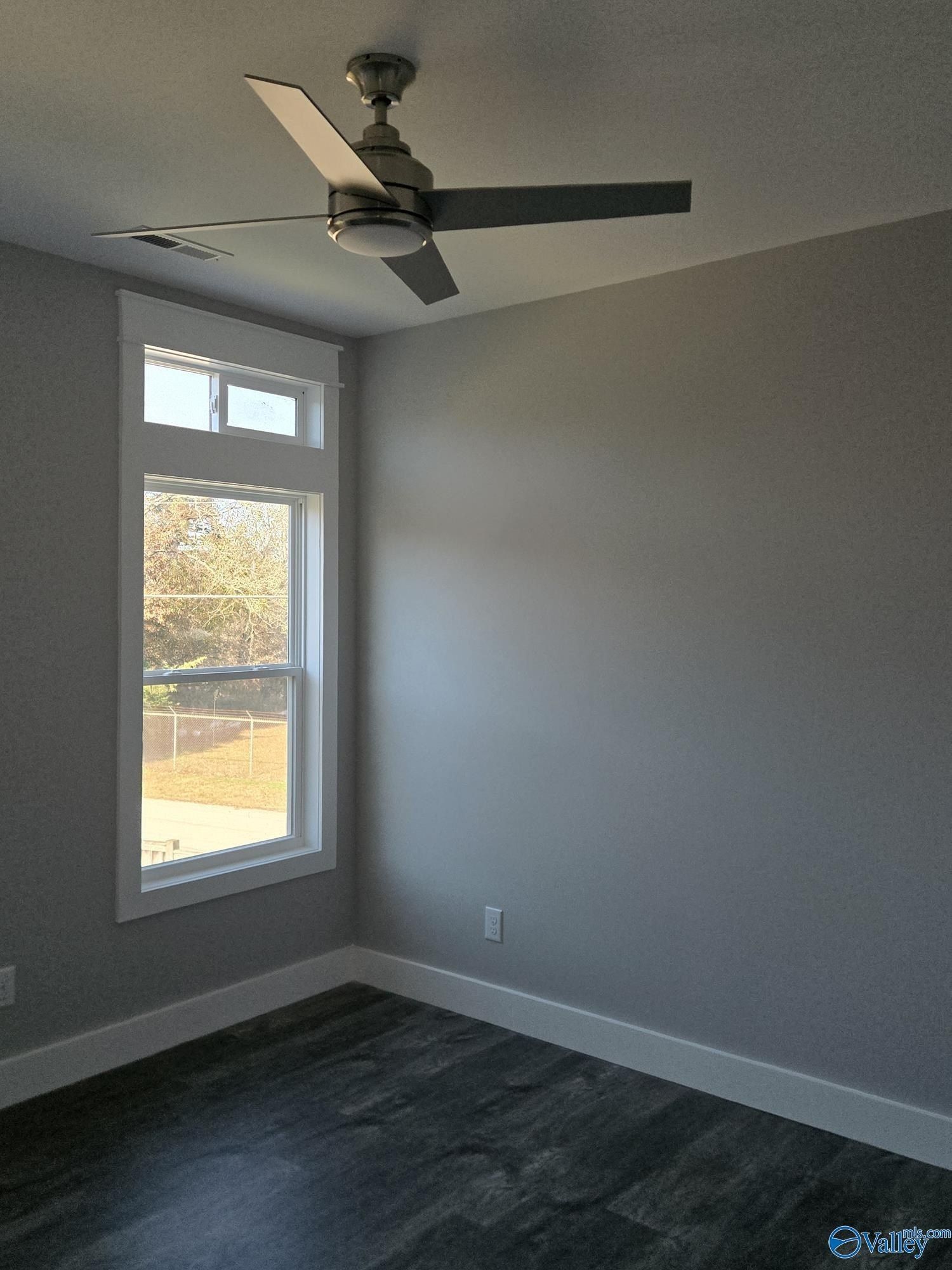 34 E Walnut Place. Moulton, AL 35650