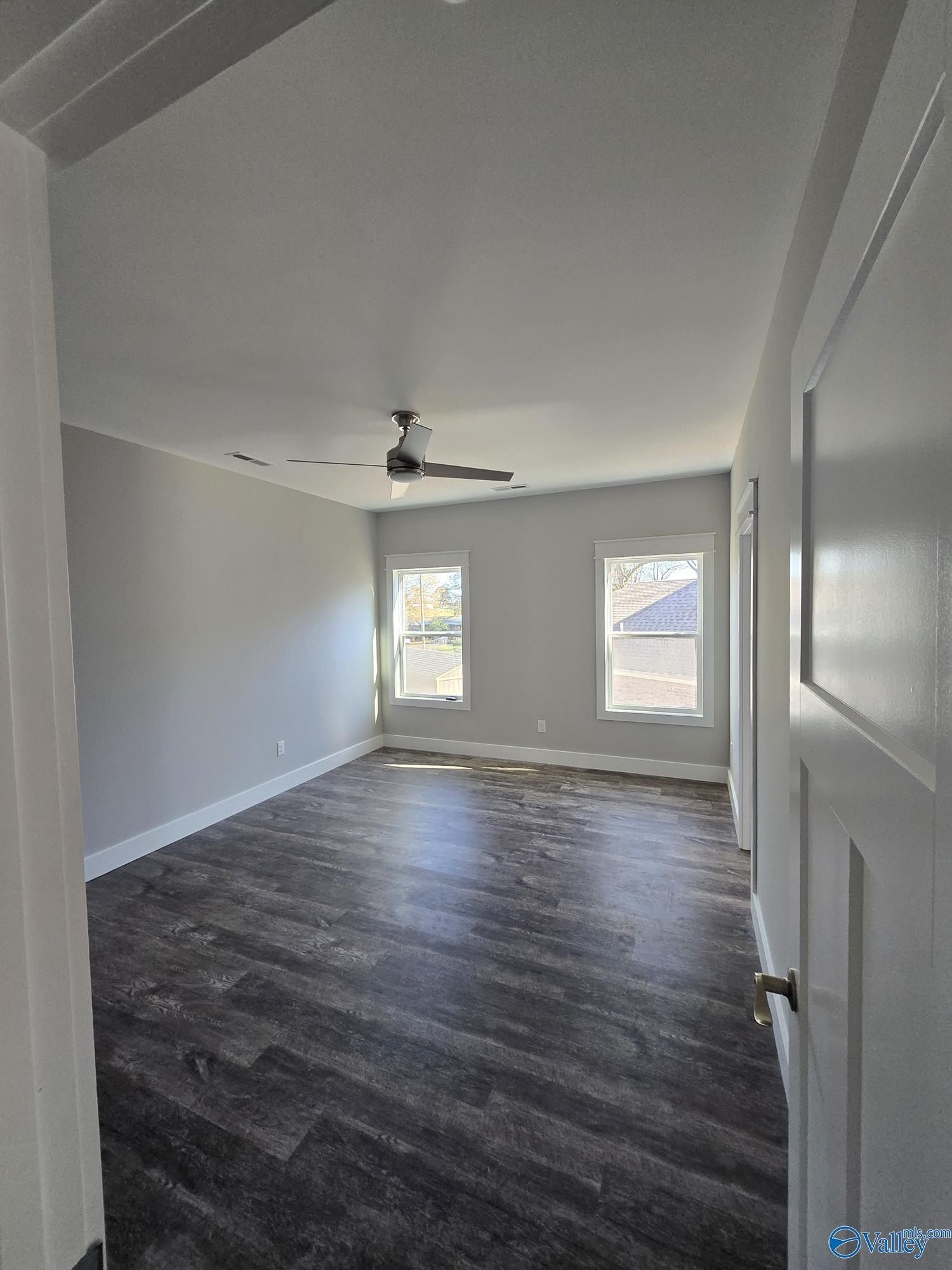 34 E Walnut Place. Moulton, AL 35650