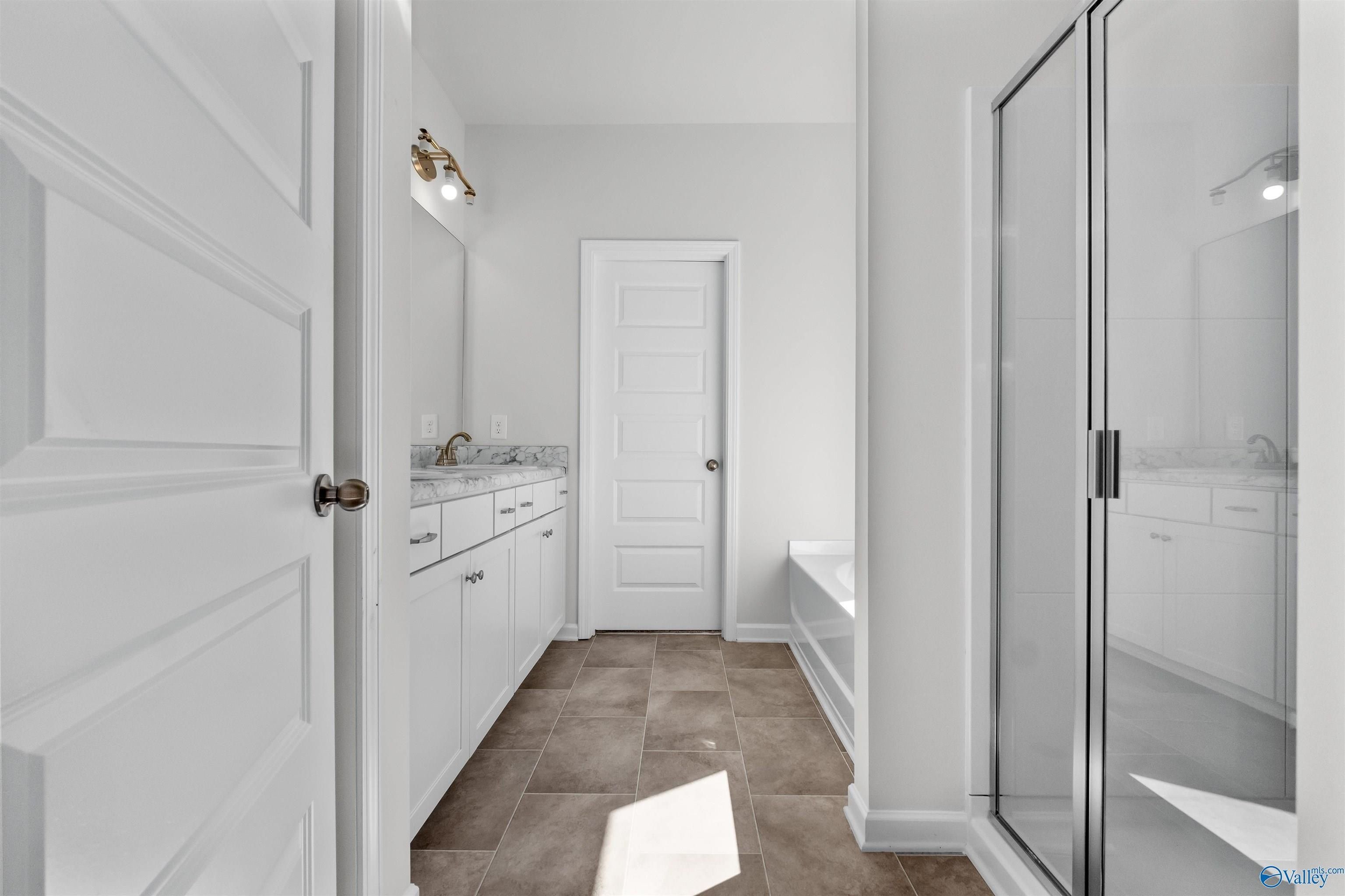 20164 Brook Valley Drive. Athens, AL 35611