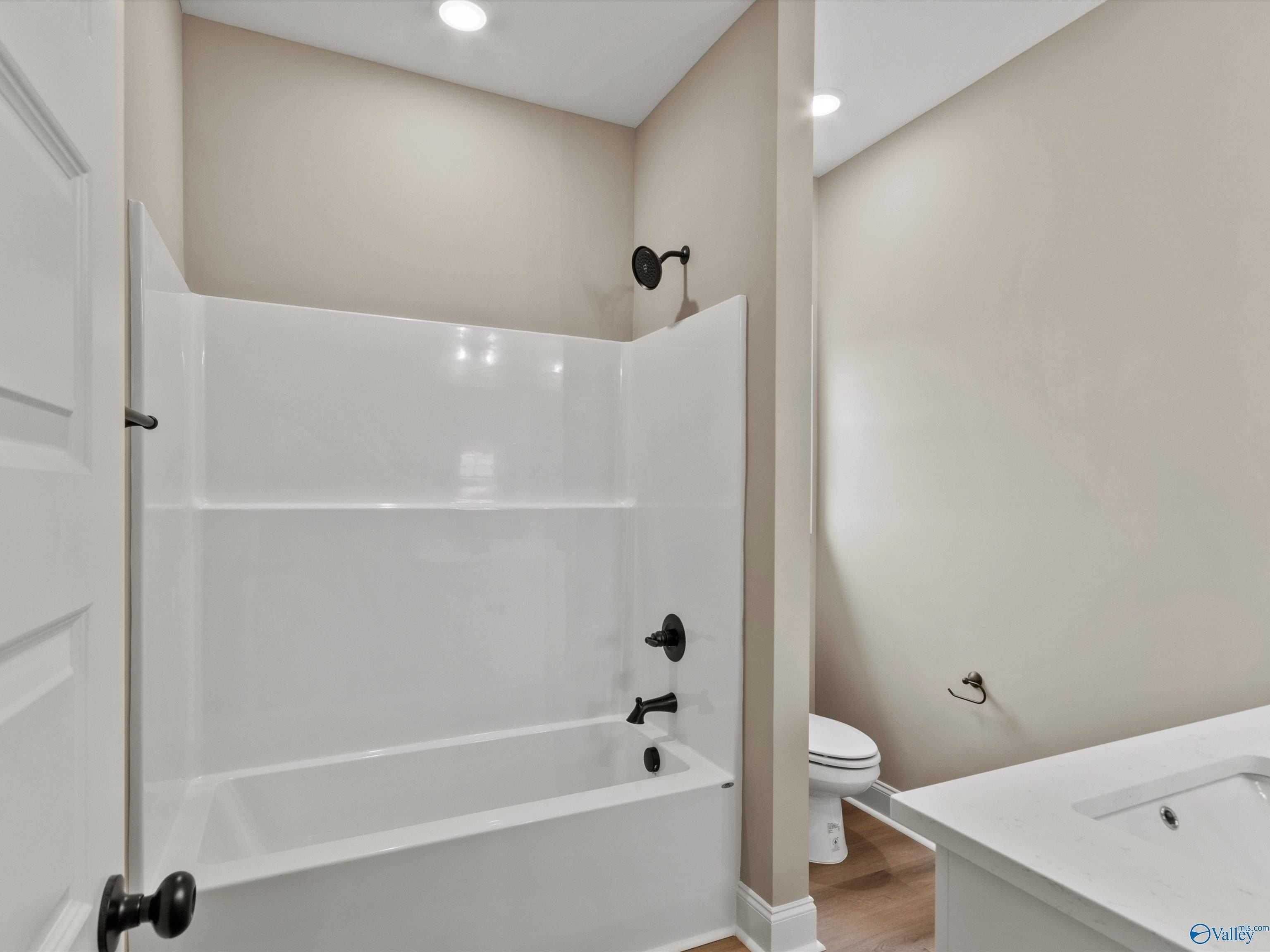 302 Plant View Drive. Meridianville, AL 35759