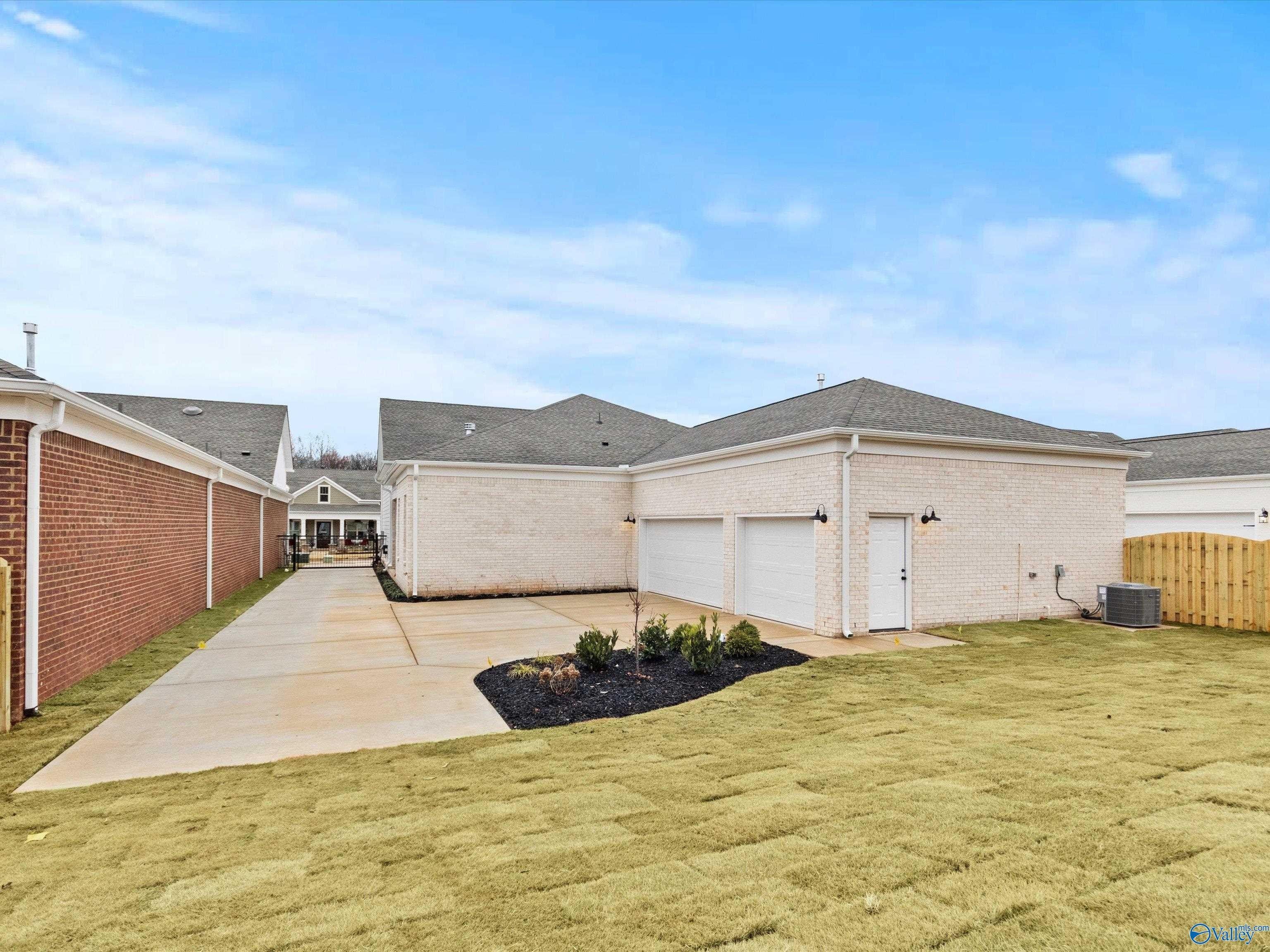 8554 Boulder Brook Road Nw. Madison, AL 35756