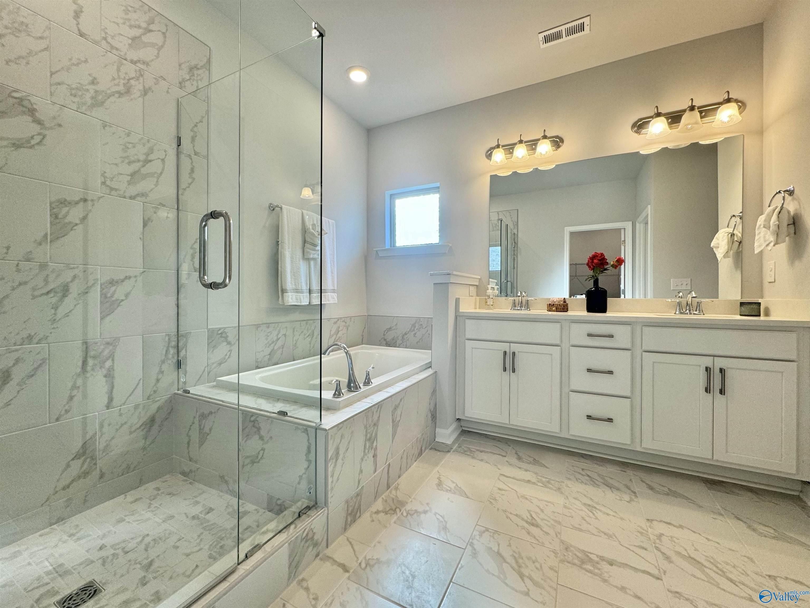 16896 Whispering Pines. Athens, AL 35611