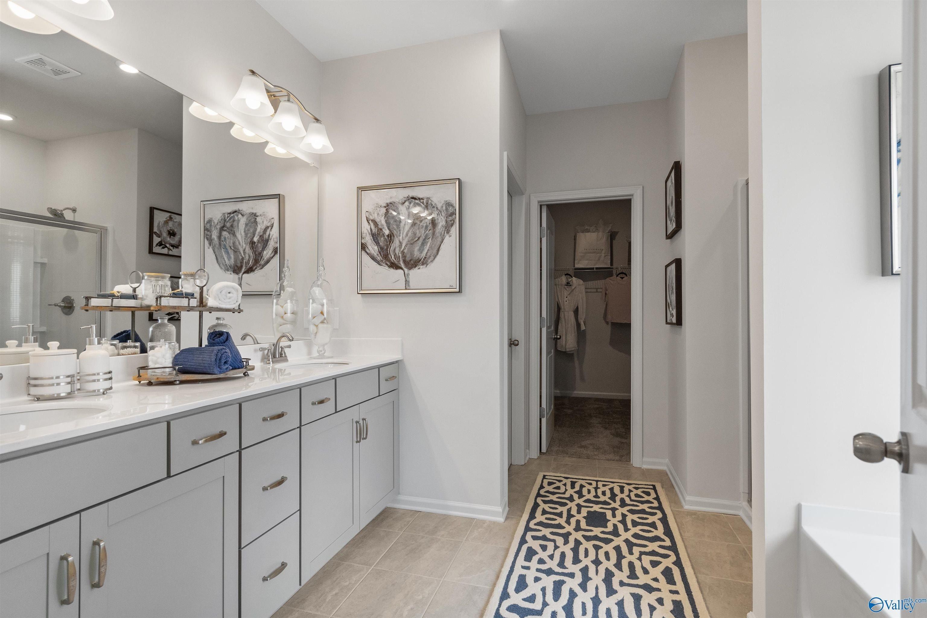 7335 Pine Run Lane Se. Owens Cross Roads, AL 35763