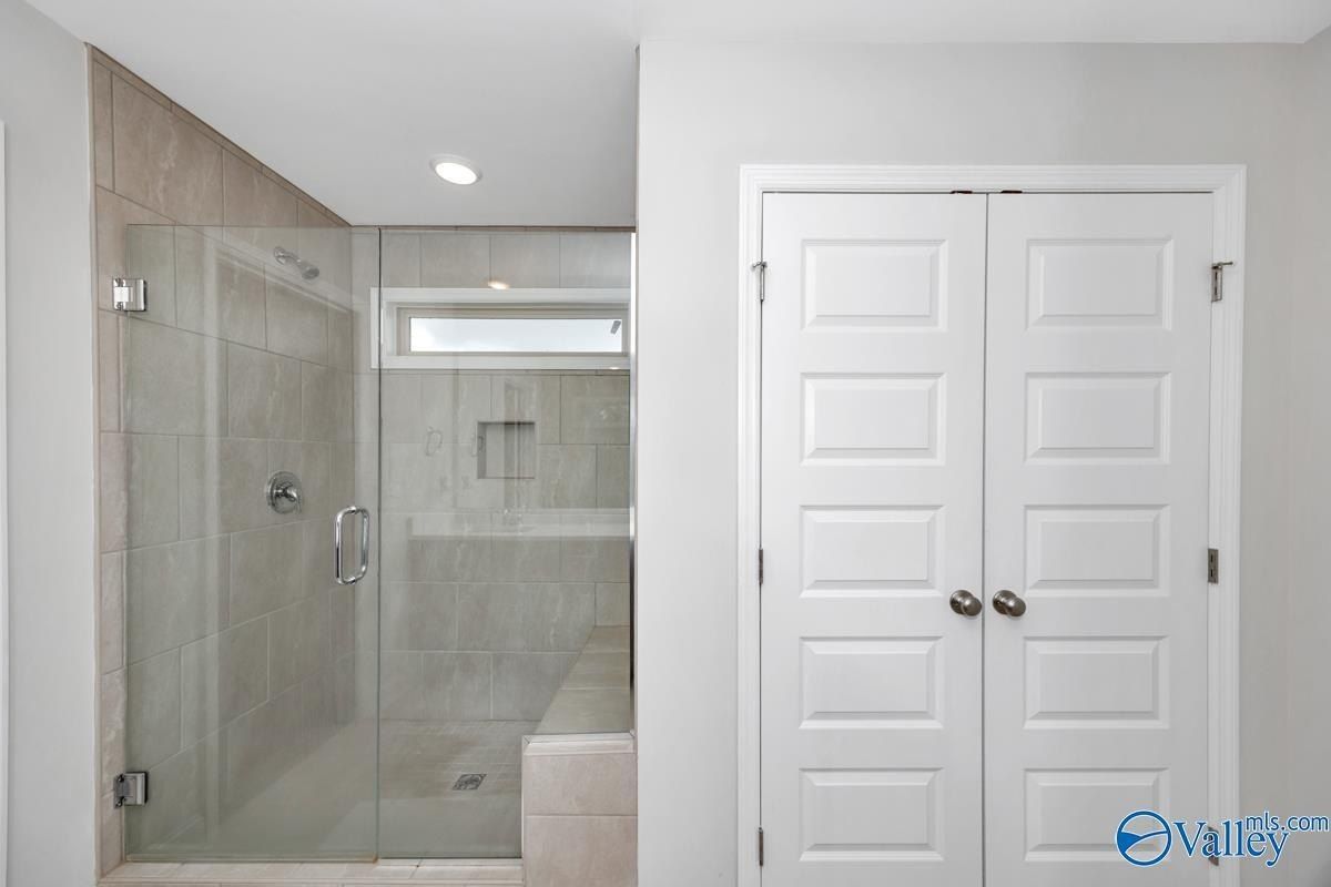 4802 Nw Benjamins Bloom Loop. Huntsville, AL 35810