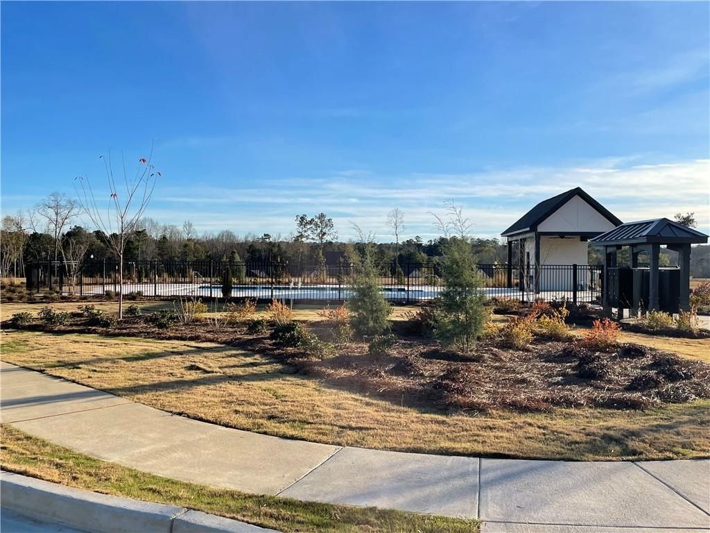 1911 Long Leaf Lane. Opelika, AL 36804