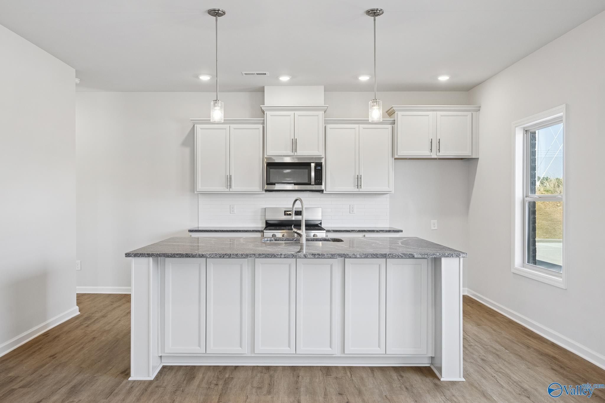 17922 Eastmoor Street. Athens, AL 35611