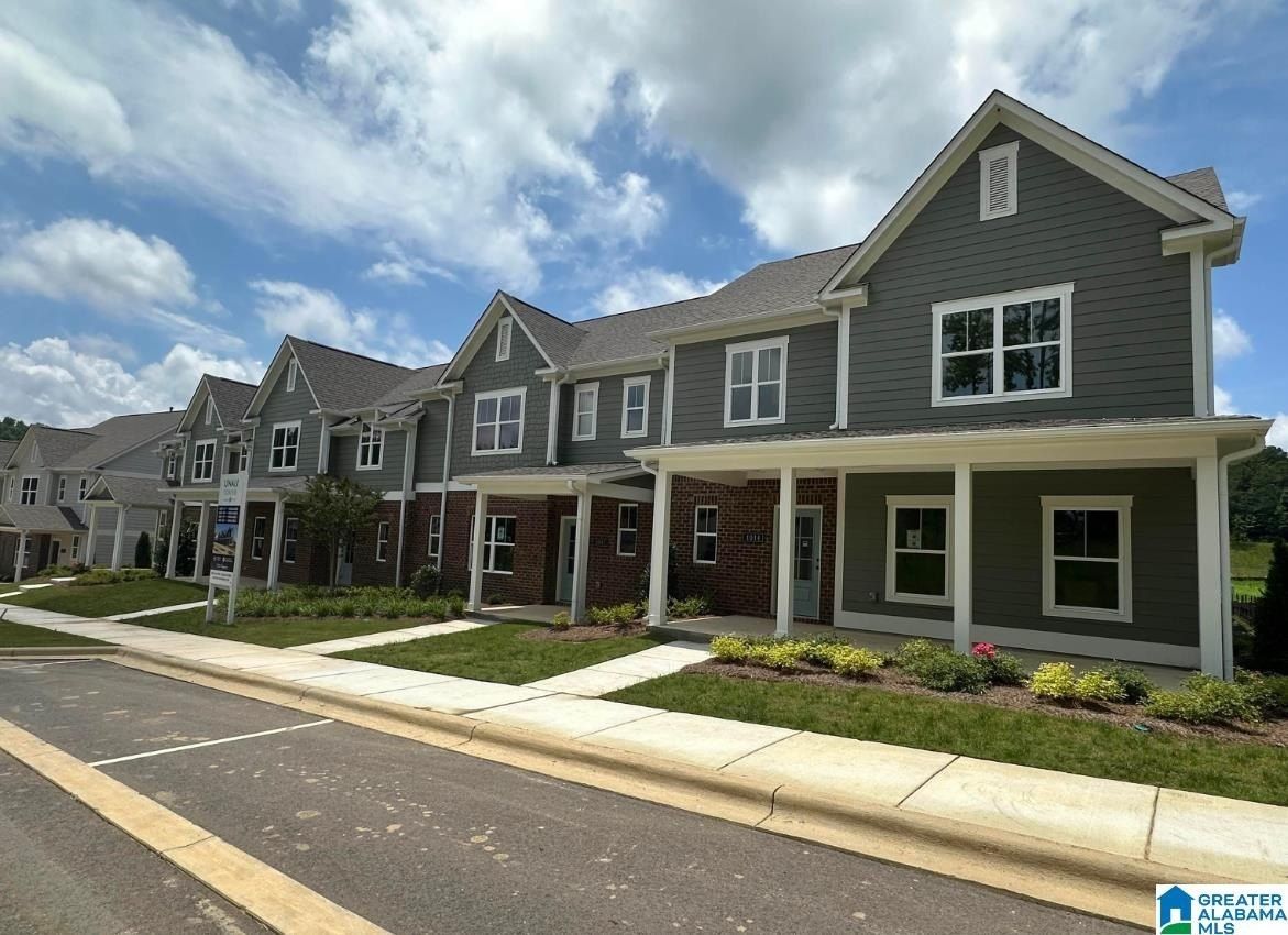 1014 Unali Townes Loop. Leeds, AL 35094