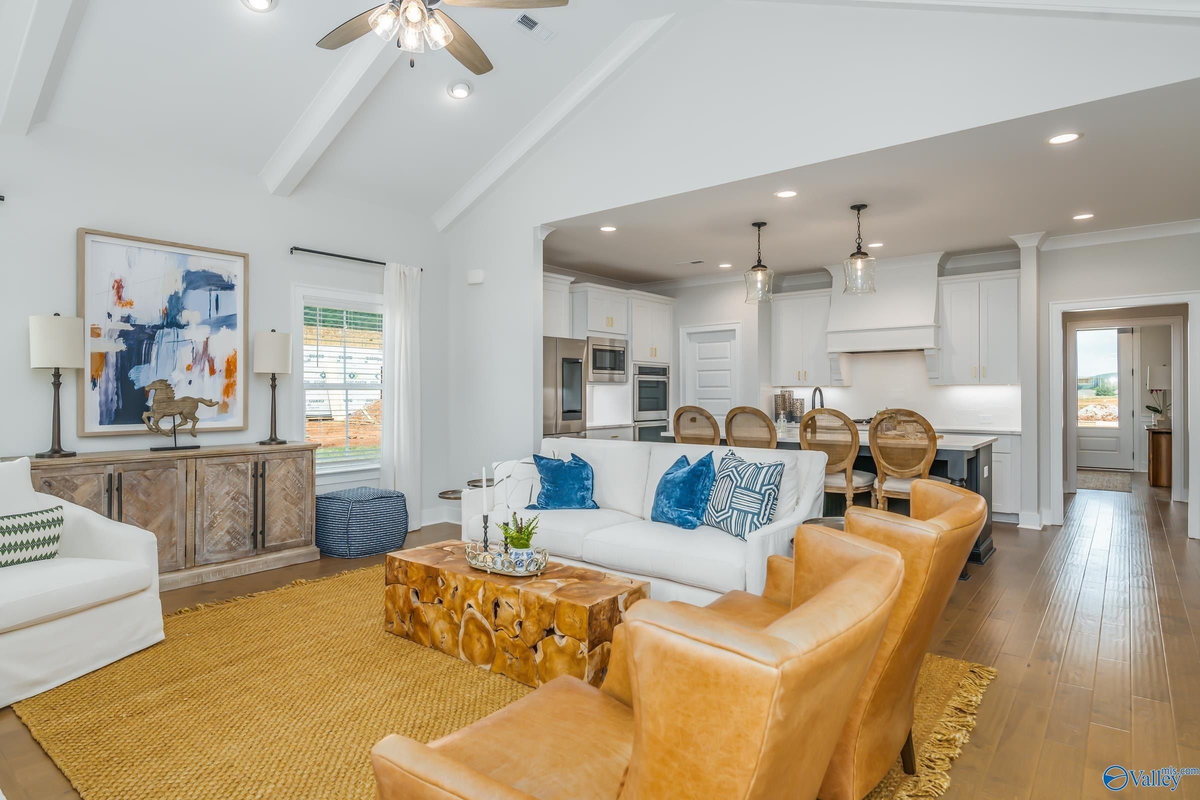 6041 Margie Collins Drive Se. Owens Cross Roads, AL 35763