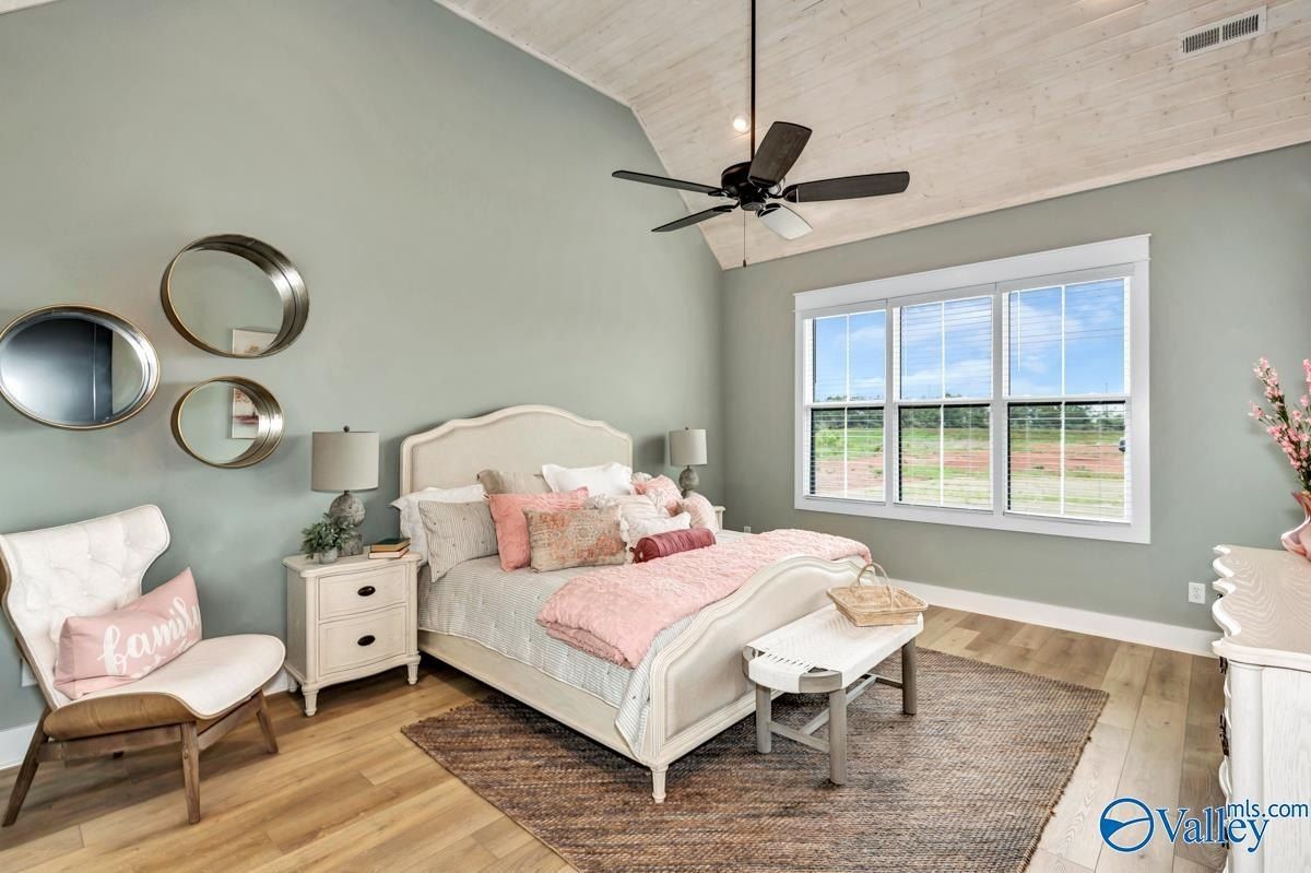 8319 Grayback Boulevard. Owens Cross Roads, AL 35763