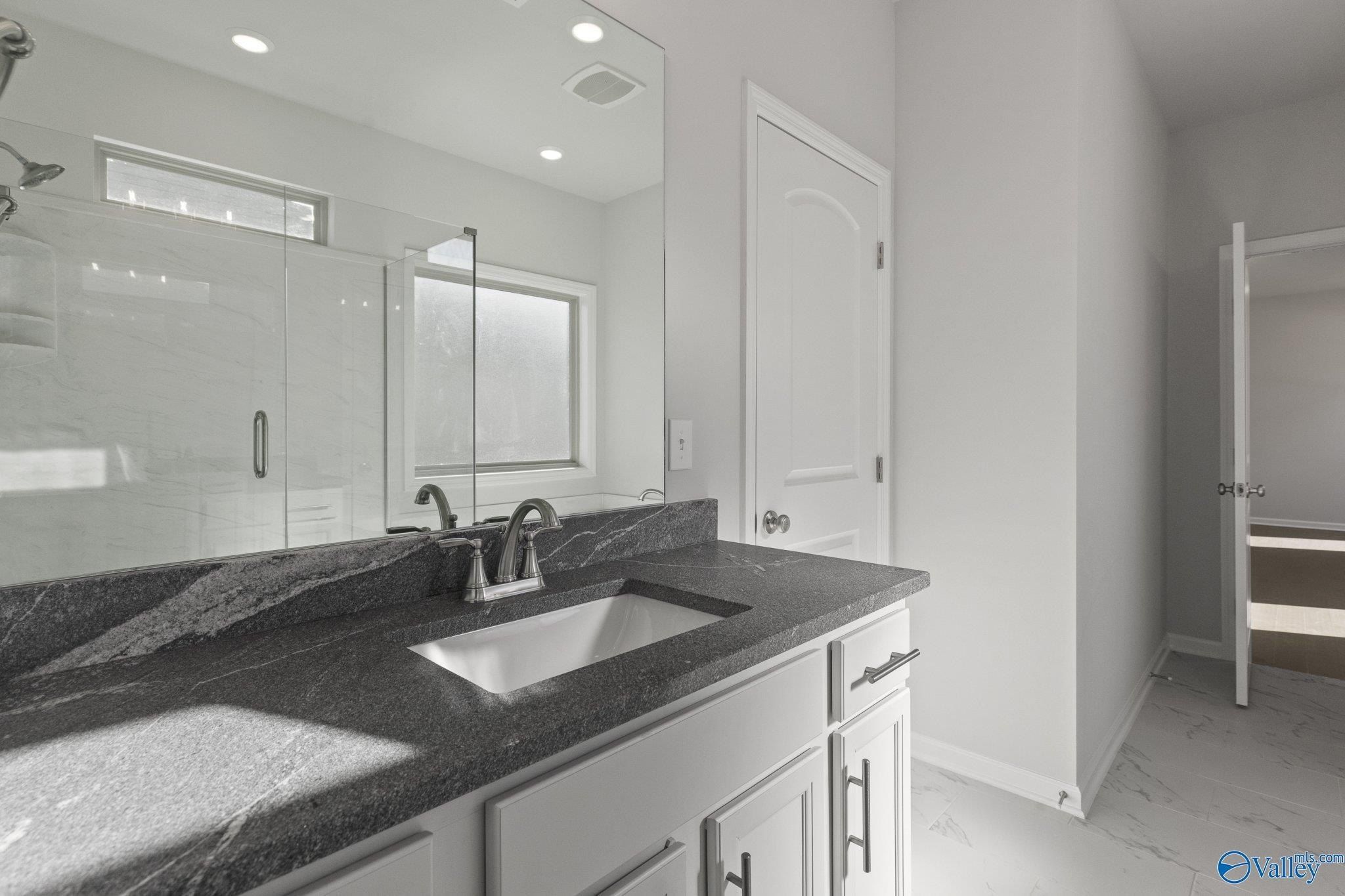 1606 Calistoga Circle Ne. Huntsville, AL 35811