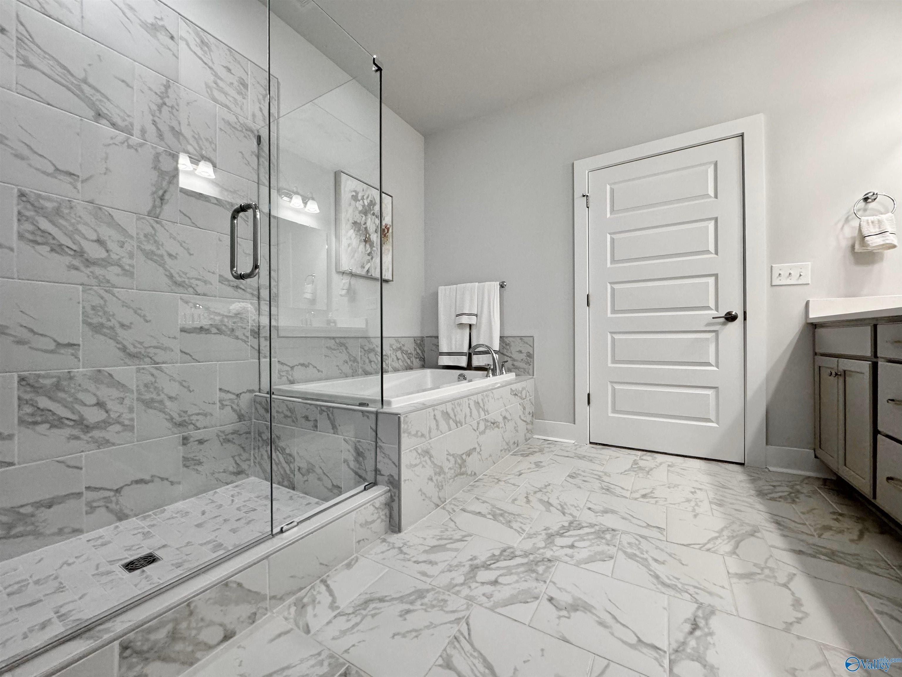 6071 Gardner Maples Drive. Madison, AL 35758