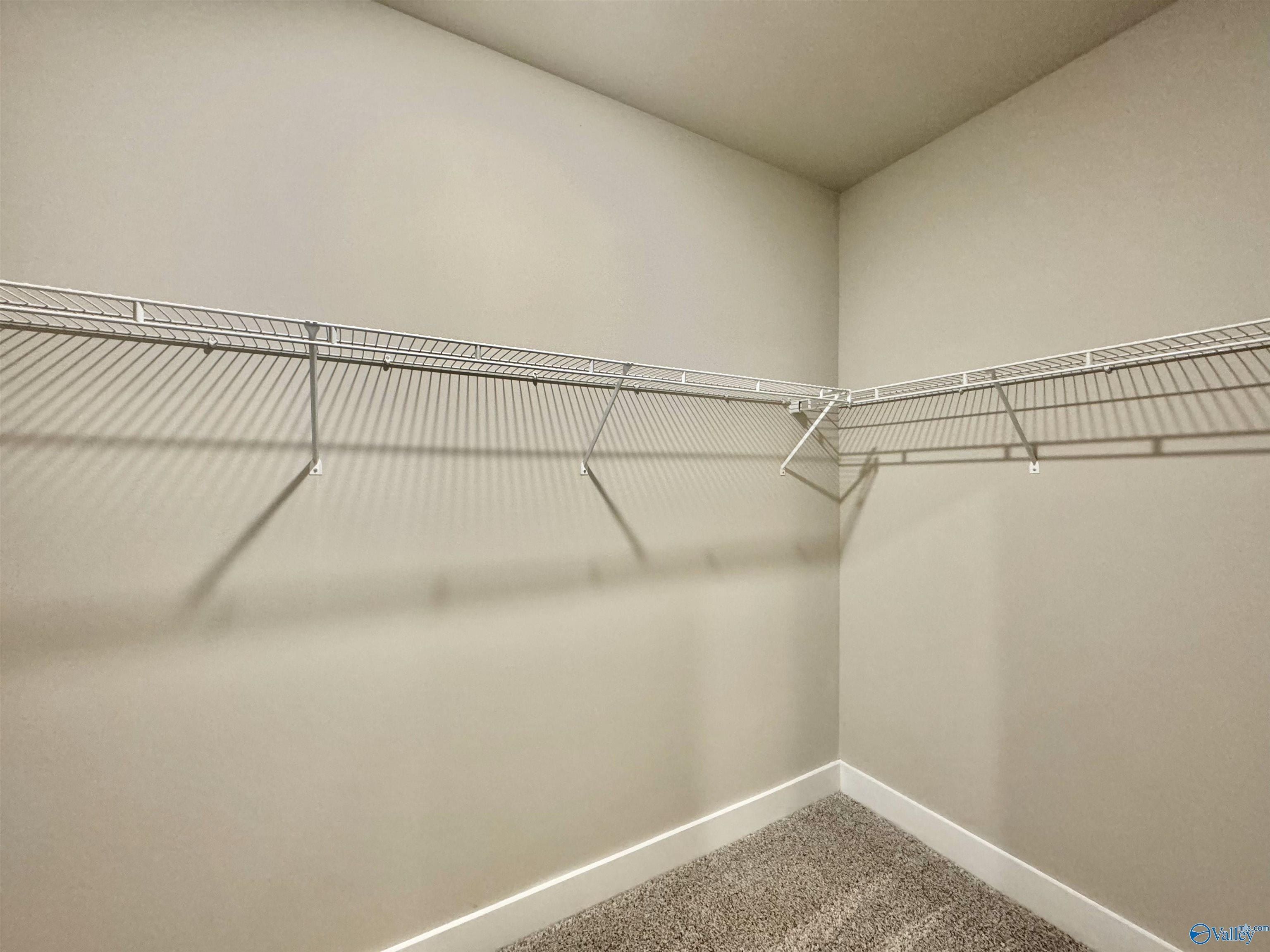 6073 Gardner Maples Drive. Owens Cross Roads, AL 35763