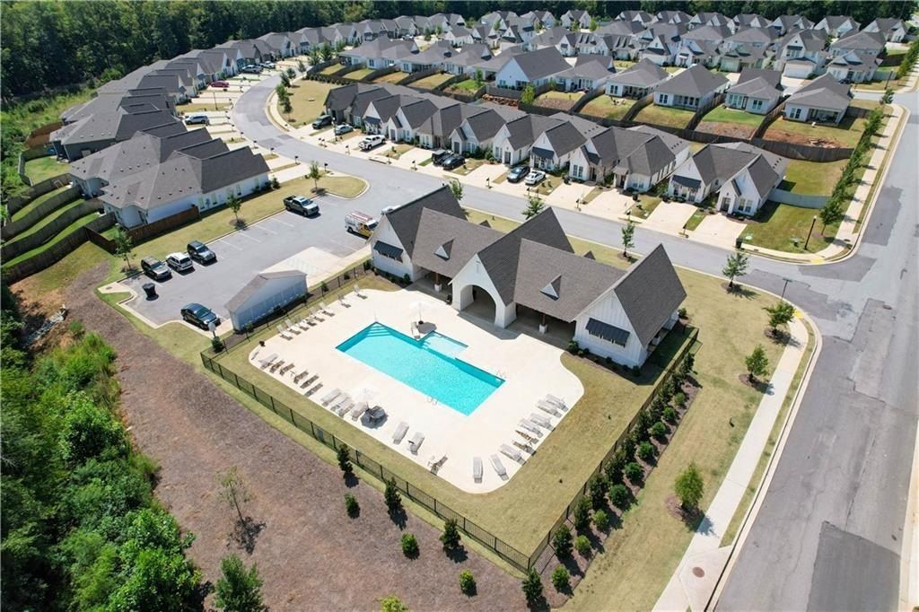 86 Hunters Way. Opelika, AL 36801