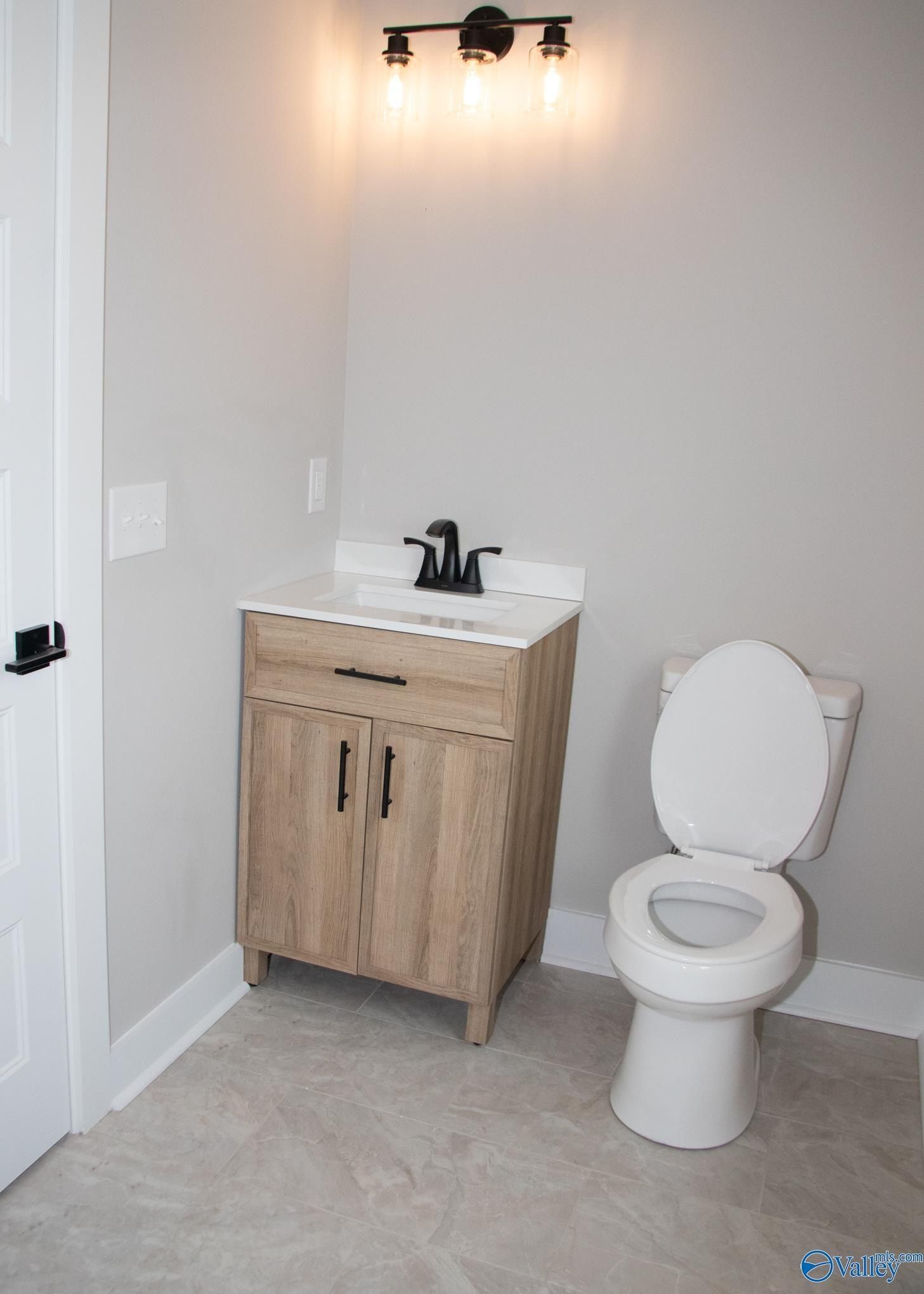 256 Krimson Circle. Albertville, AL 35951