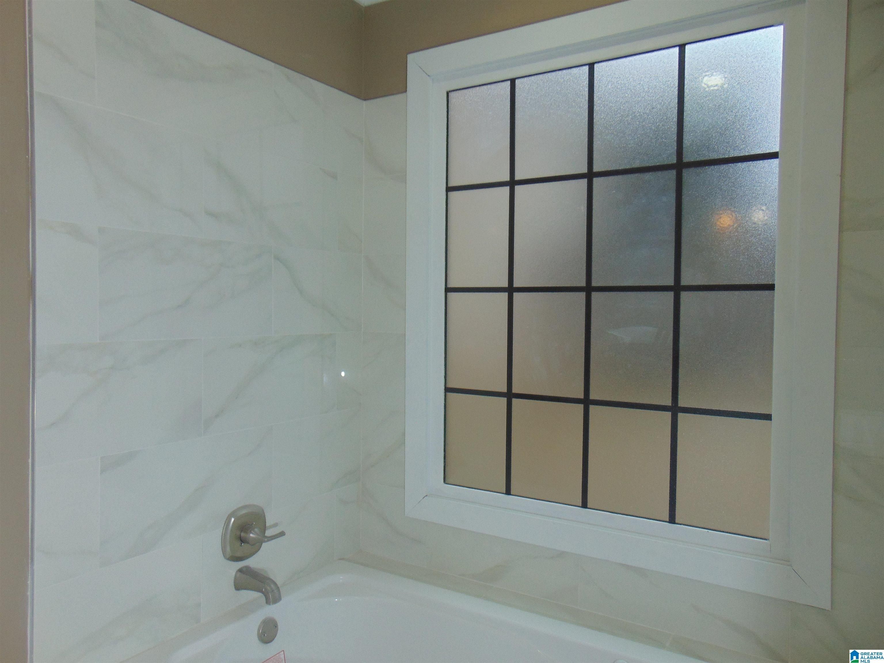 117 Melbourne Circle. Bessemer, AL 35022