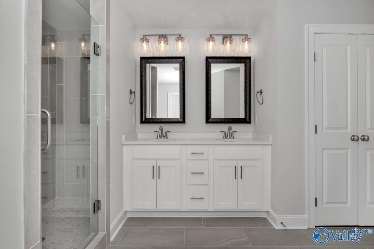 21184 Lamb Avenue. Athens, AL 35613