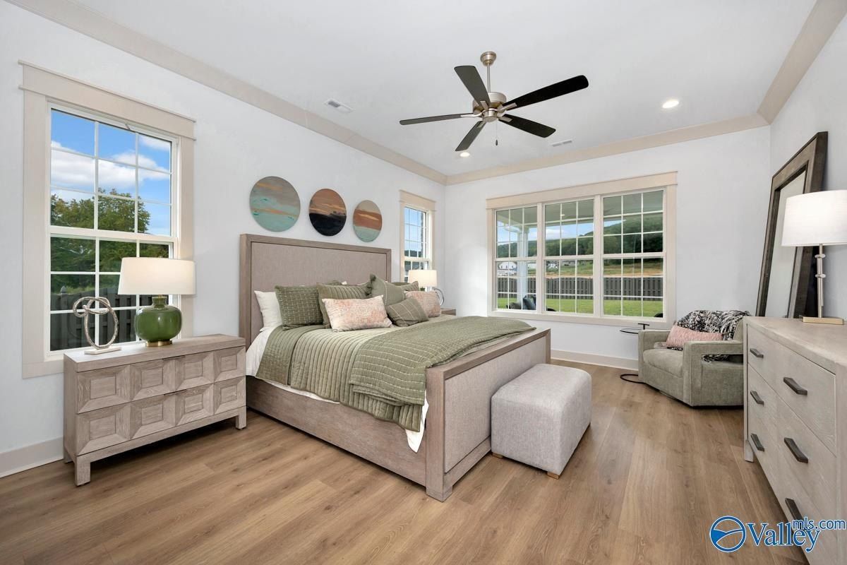 1 Devereux Place. Gurley, AL 35748