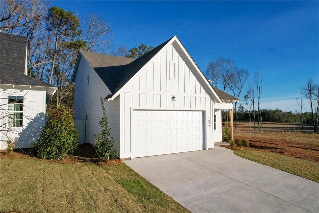 Woodland Lane. Opelika, AL 36801