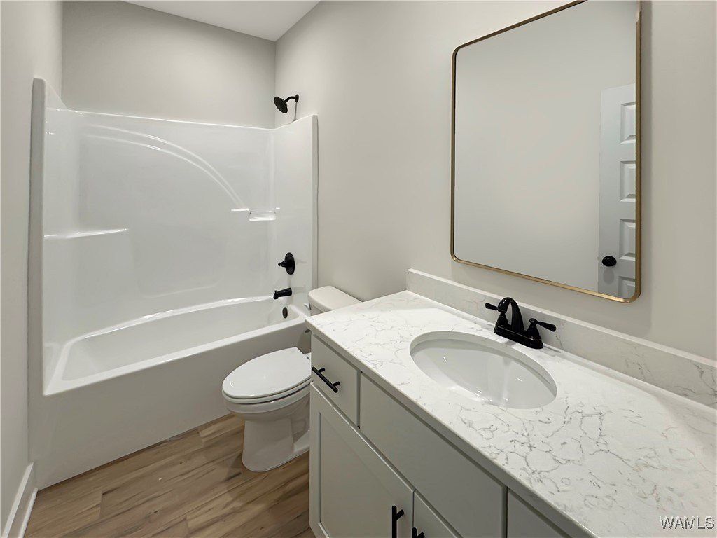 13742 Blackoak Drive. Northport, AL 35475