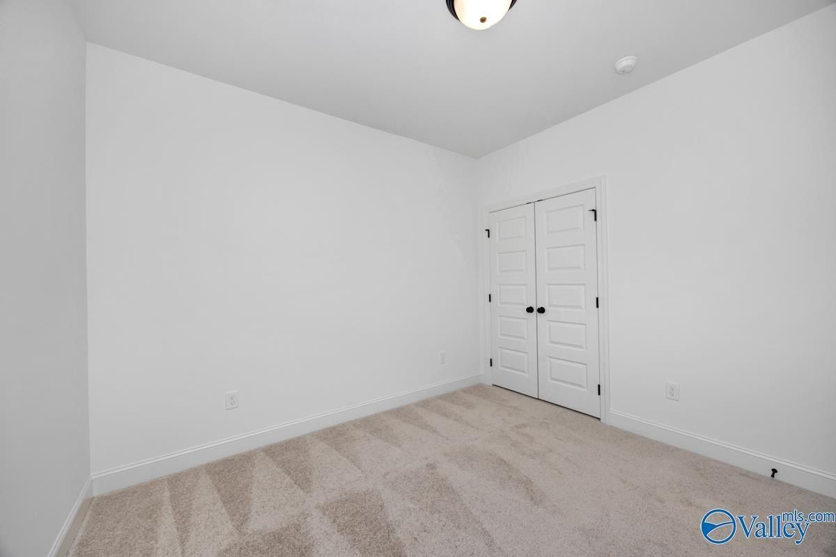 109 Dolf Leaf Lane. Huntsville, AL 35811