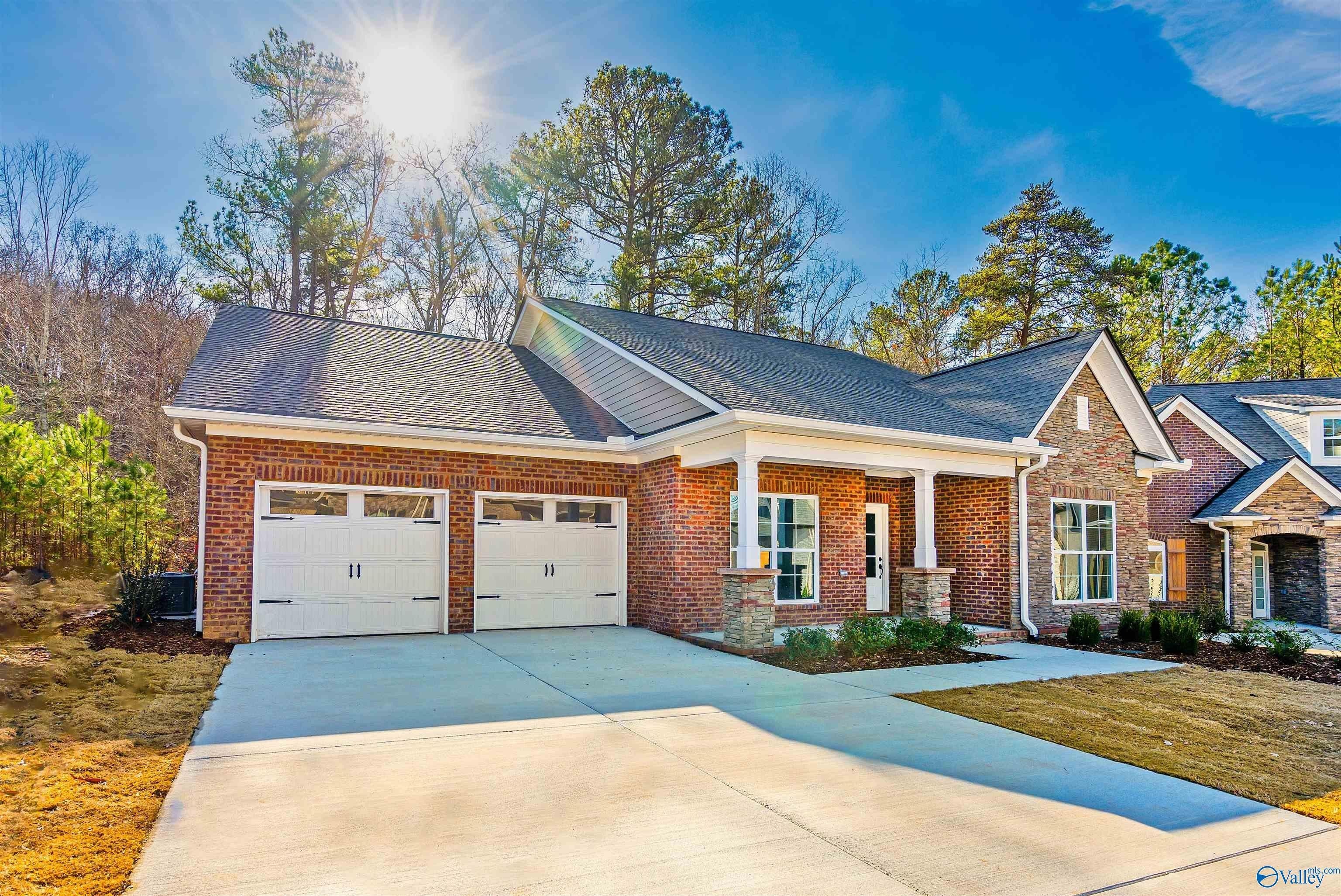 123 Turning Leaf Drive. Cherokee Ridge, AL 35175