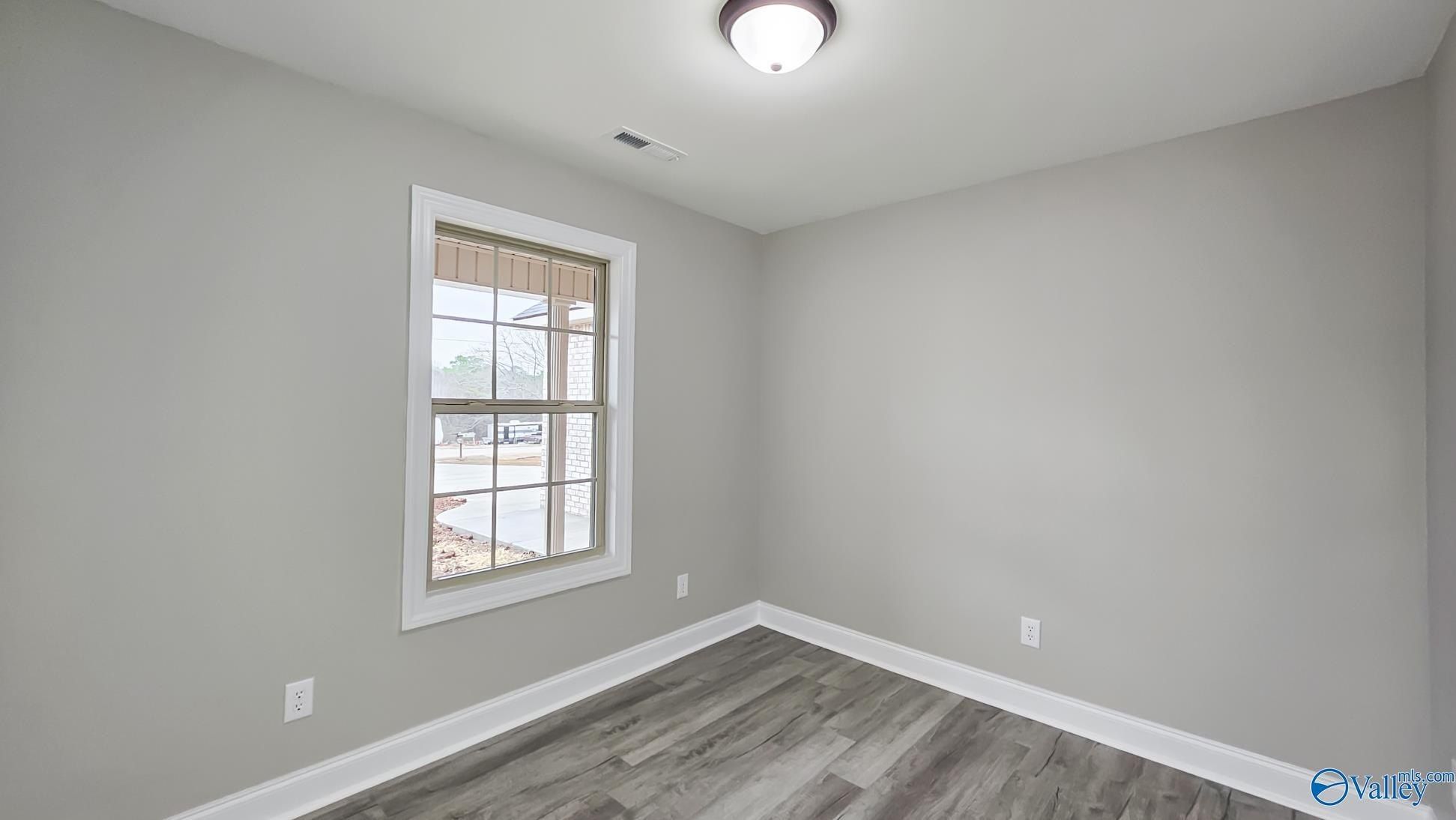 25543 Vaughn Street. Elkmont, AL 35620