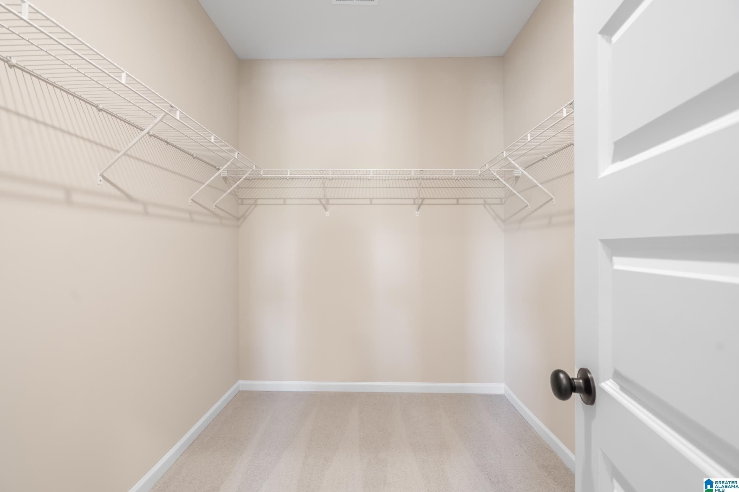 4559 Village Springs Square. Fultondale, AL 35068