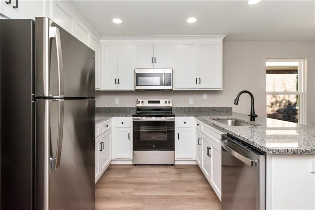 1553 Phillips Lane. Mobile, AL 36618