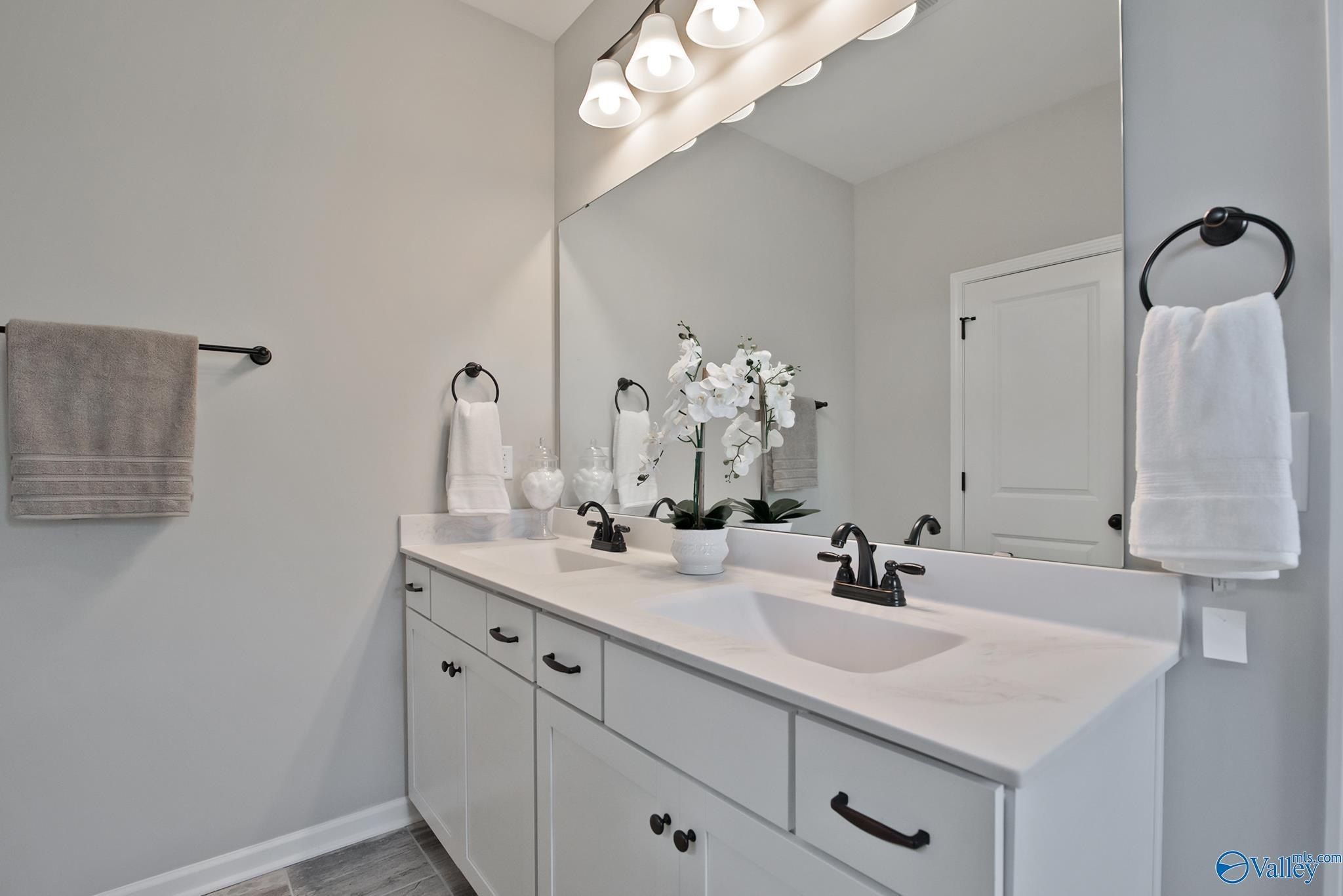 20182 Nightingale Drive. Athens, AL 35611