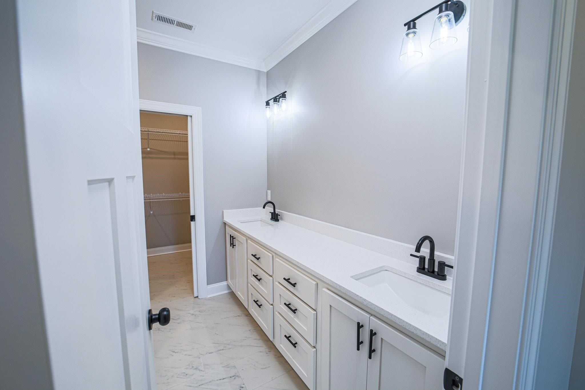 225 Markate Ave. Muscle Shoals, AL 35661