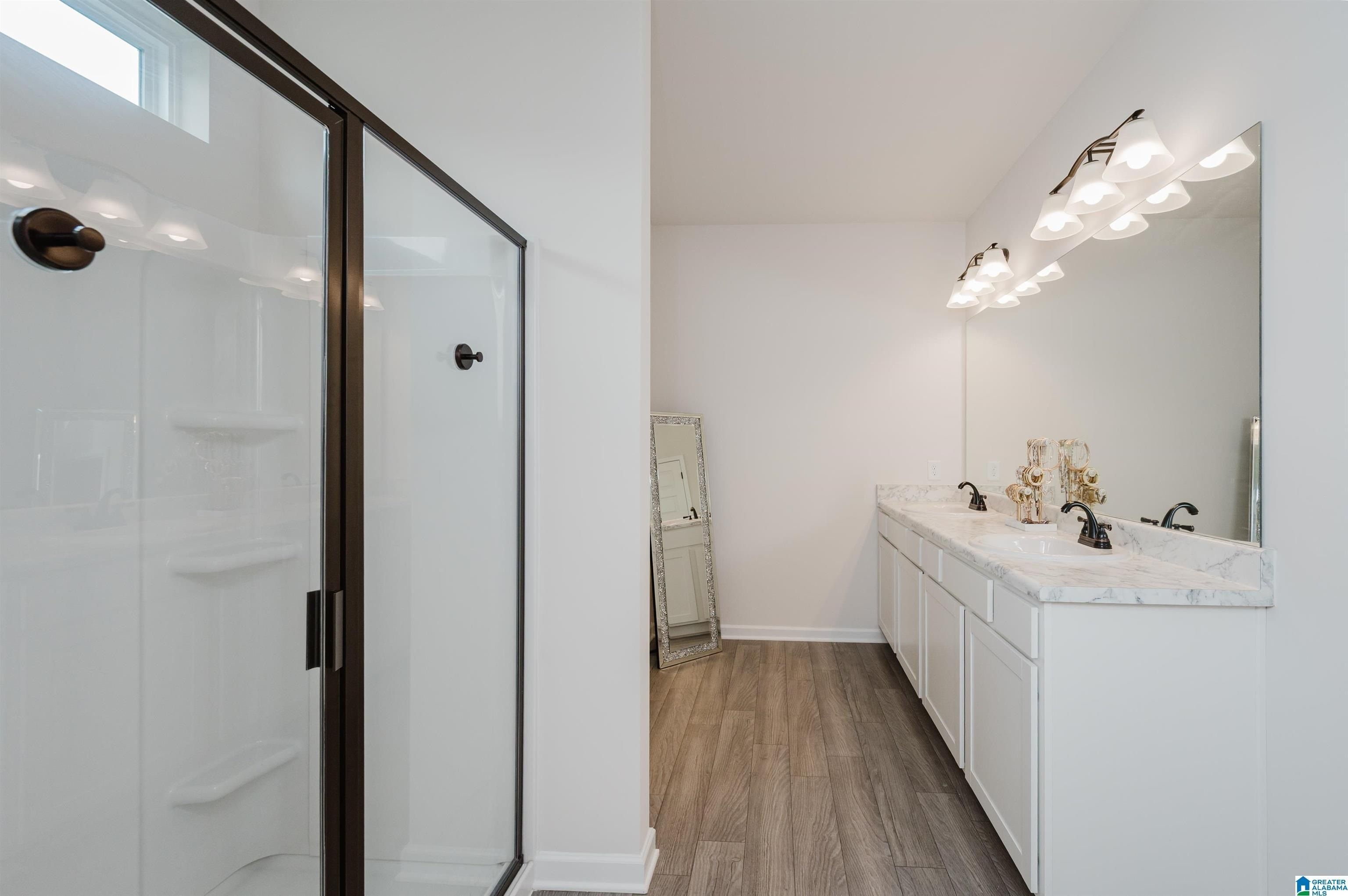 5301 Gap Circle. Mount Olive, AL 35117