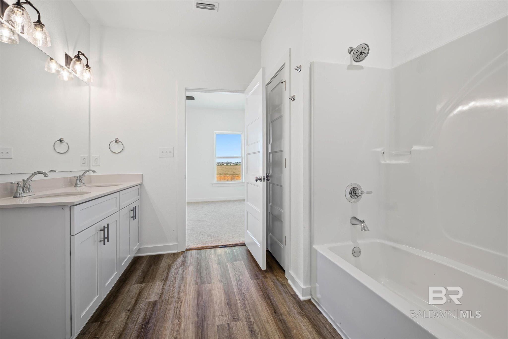 19617 Amberley Road. Robertsdale, AL 36567