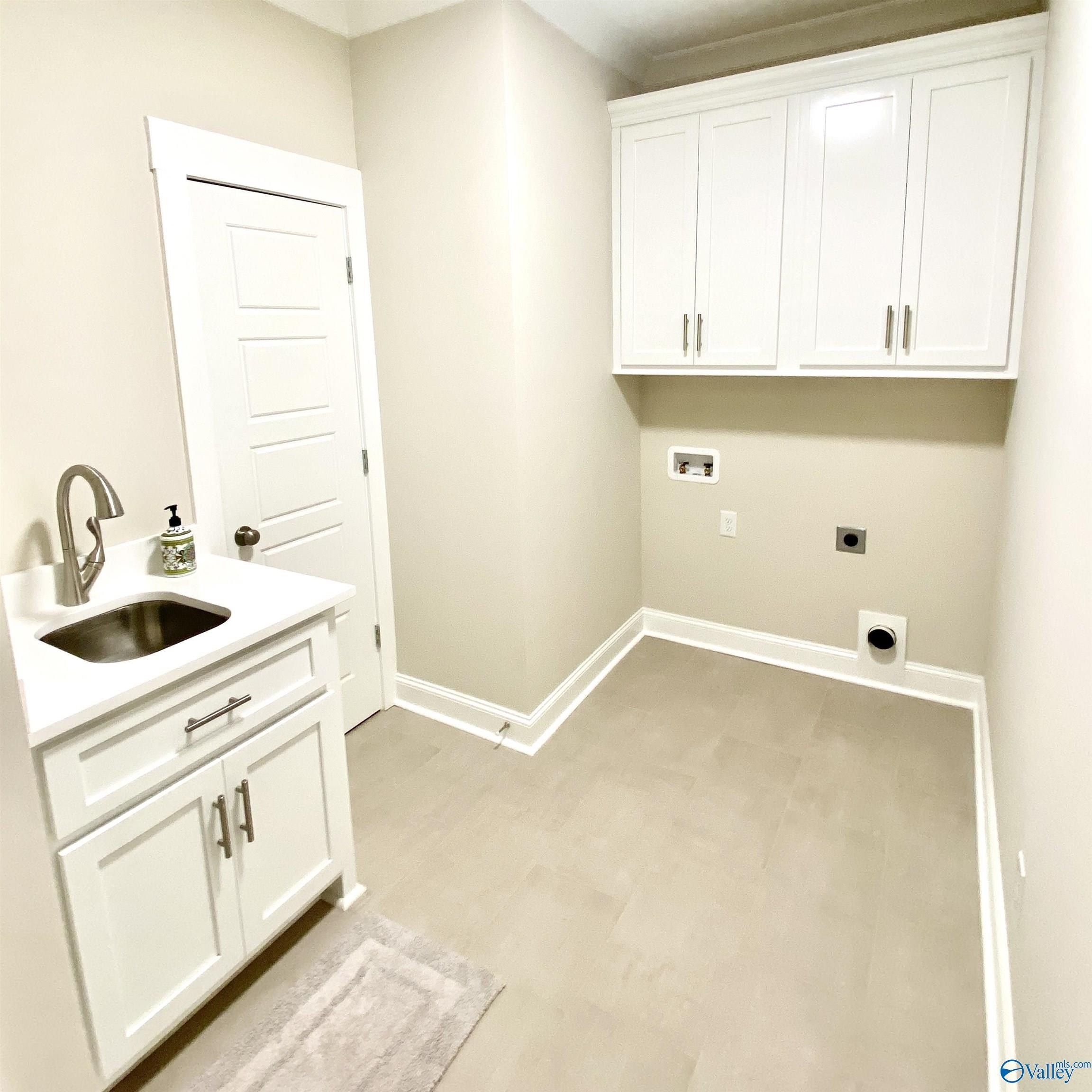 2106 Covington Lane. Decatur, AL 35603