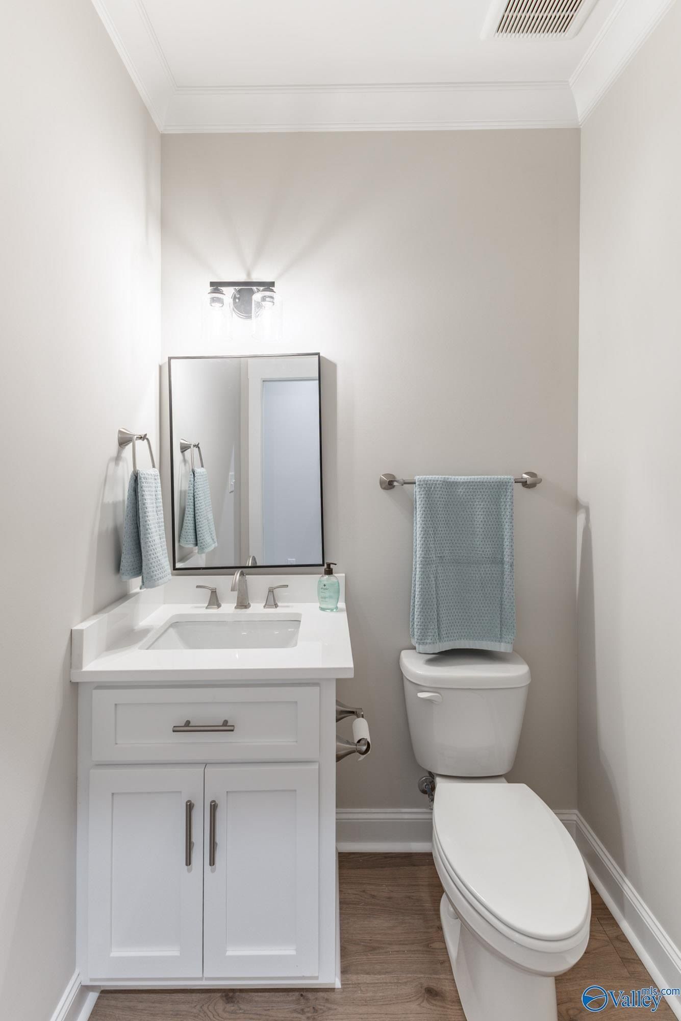 2106 Covington Lane. Decatur, AL 35603