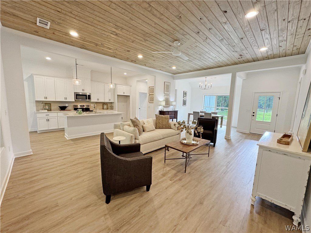 13765 Frank Lary Road. Northport, AL 35475