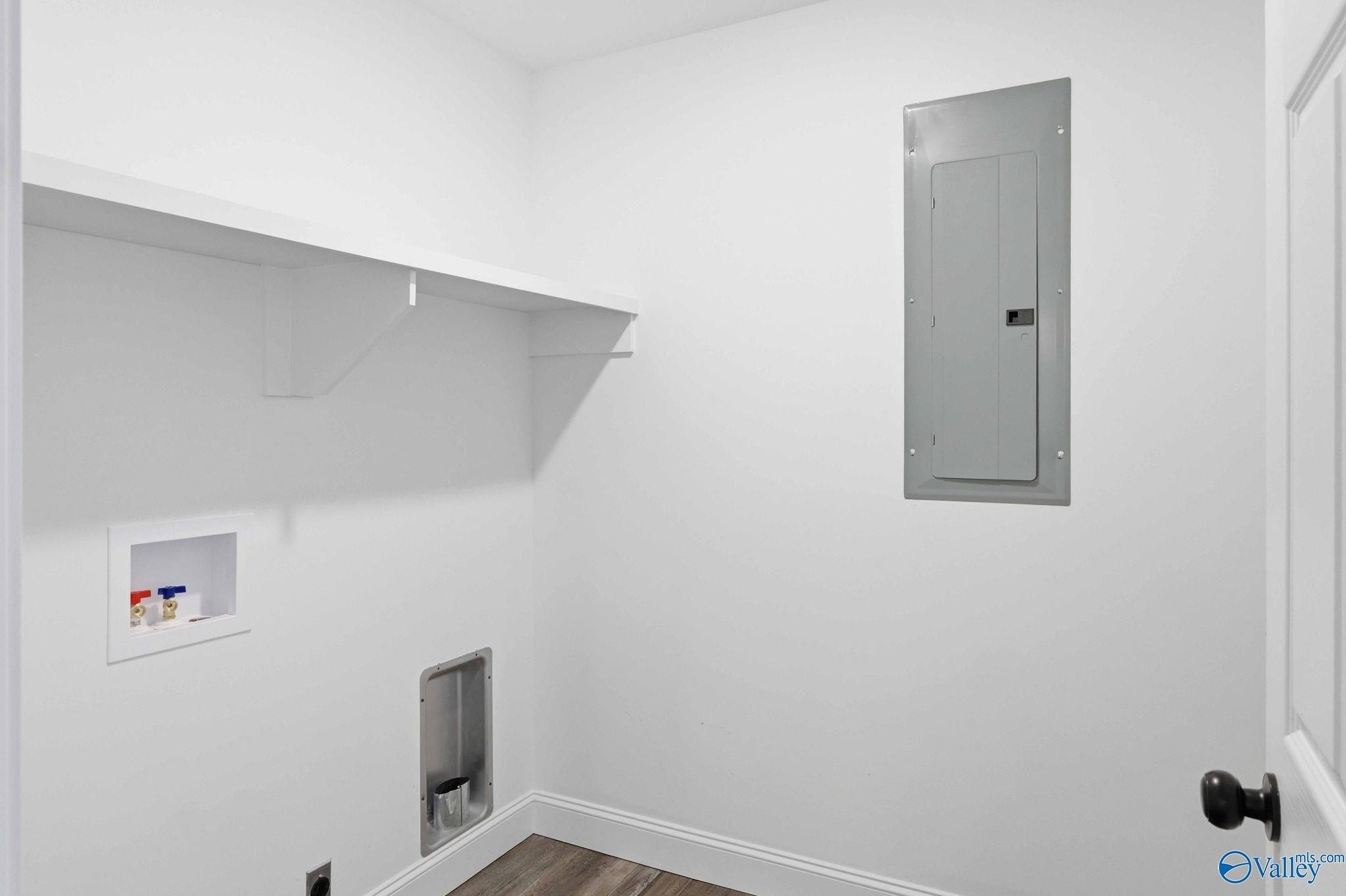 317 Creekside Drive. Albertville, AL 35950