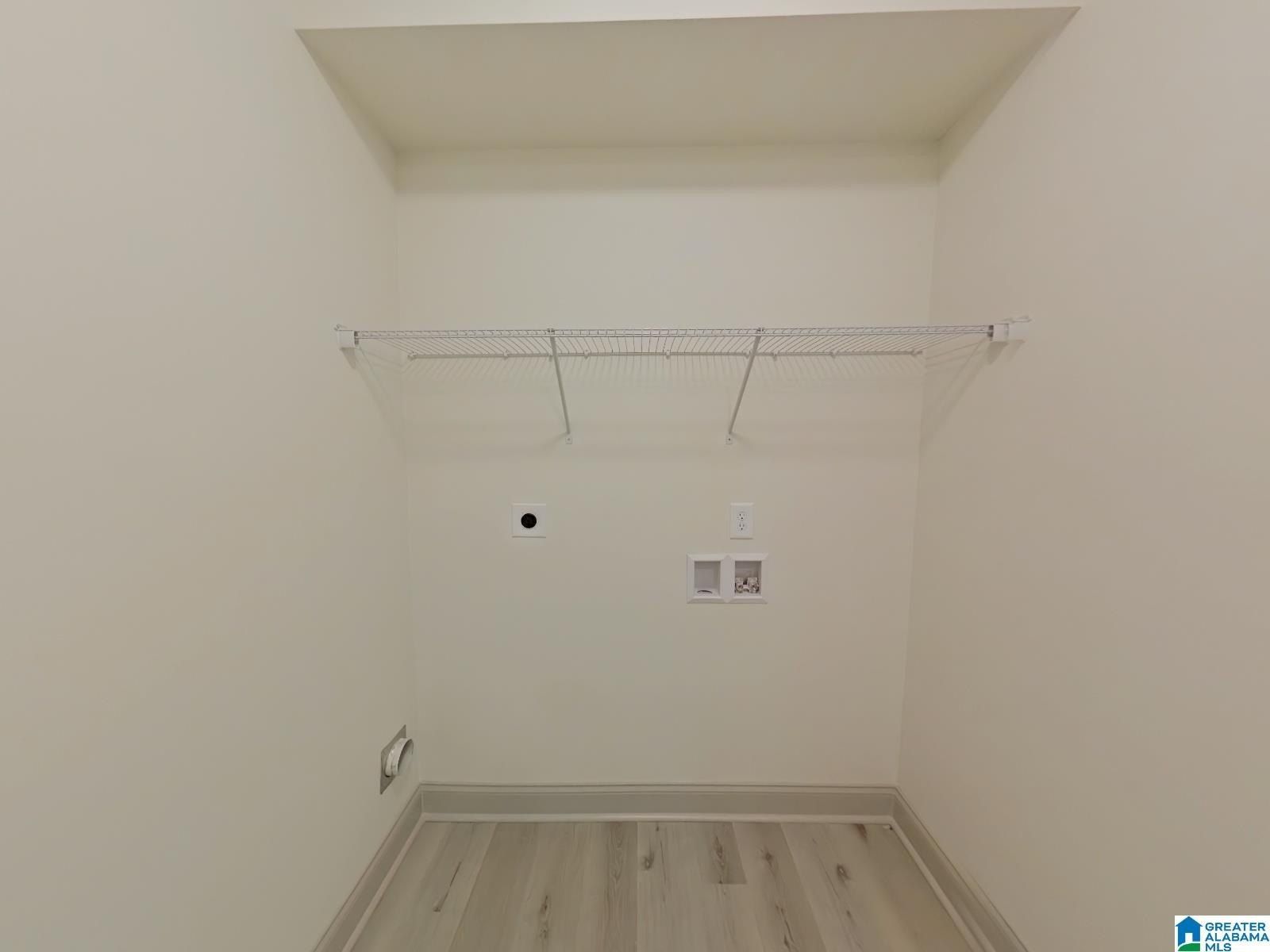 221 Wynlake Drive. Alabaster, AL 35007