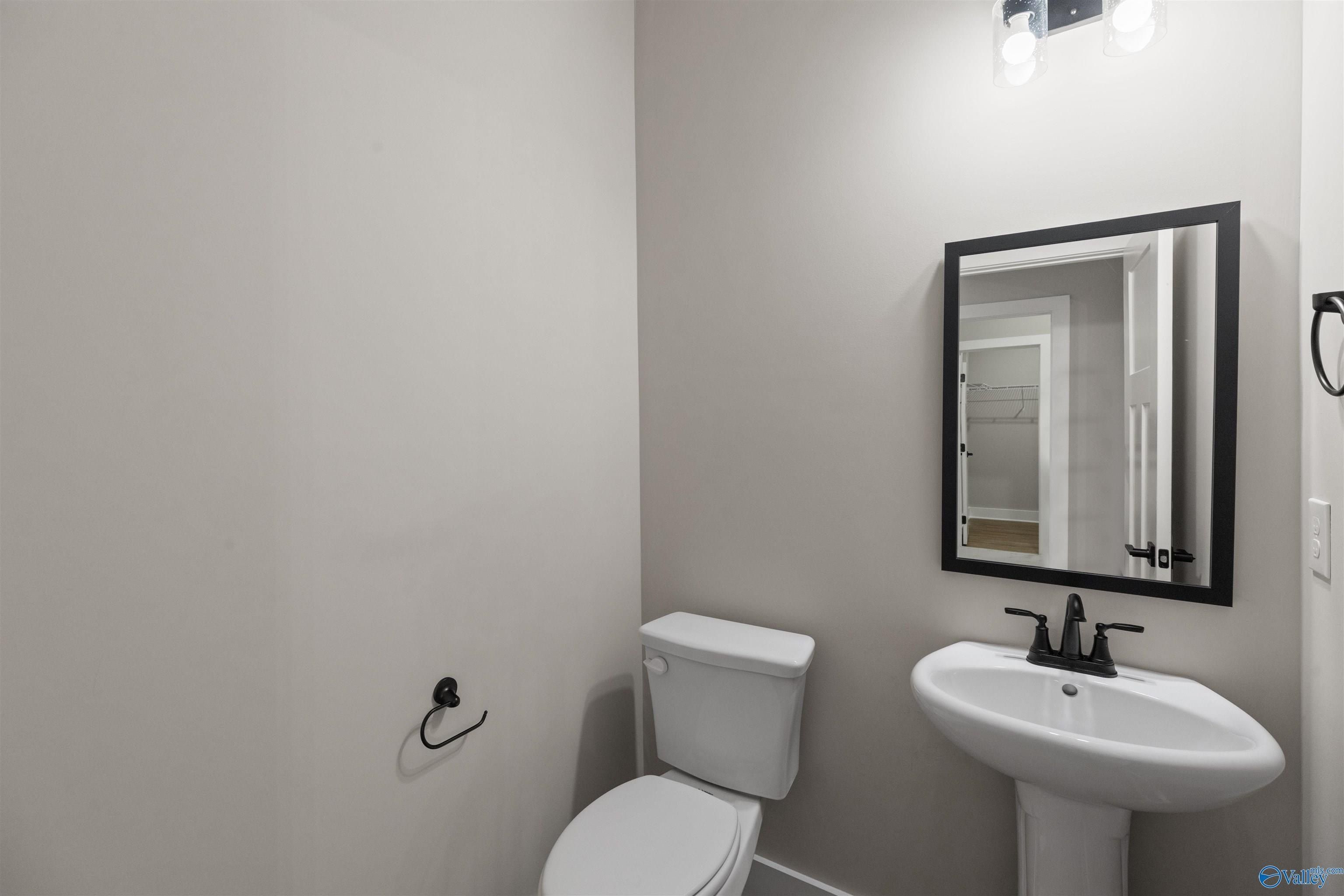 2112 Kanteen Street. Huntsville, AL 35811