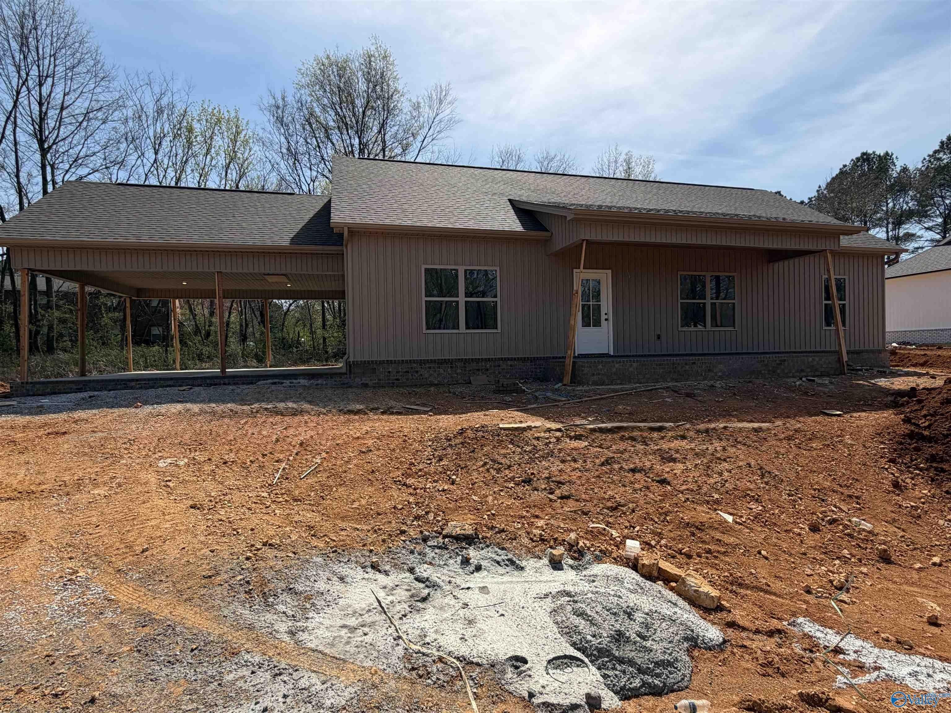 352 Elgin Hills Drive. Rogersville, AL 35652