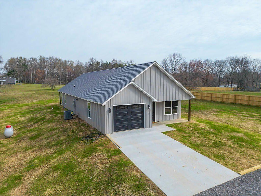 73 Dekalb Lane. Henagar, AL 35978