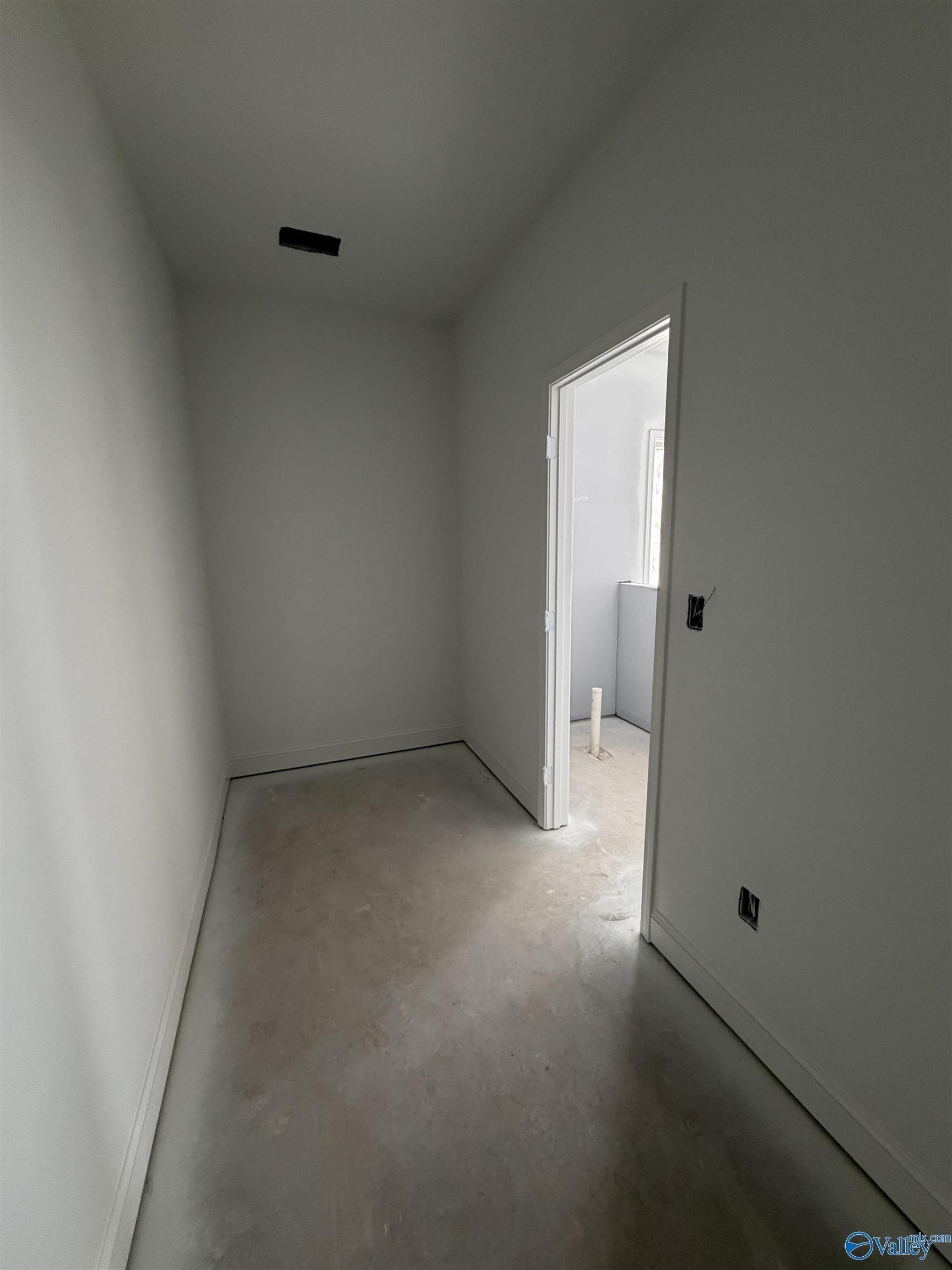 6 Flannery Court. Madison, AL 35756